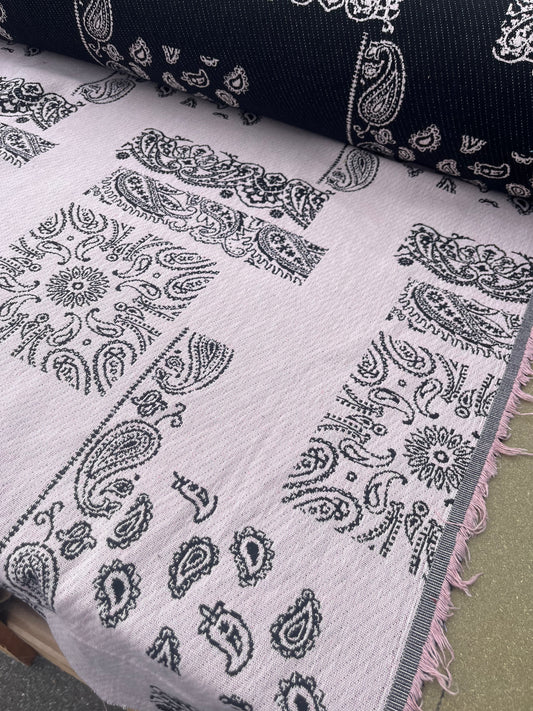 Hélène 037 heavy cotton jacquard patchwork soft pink/black