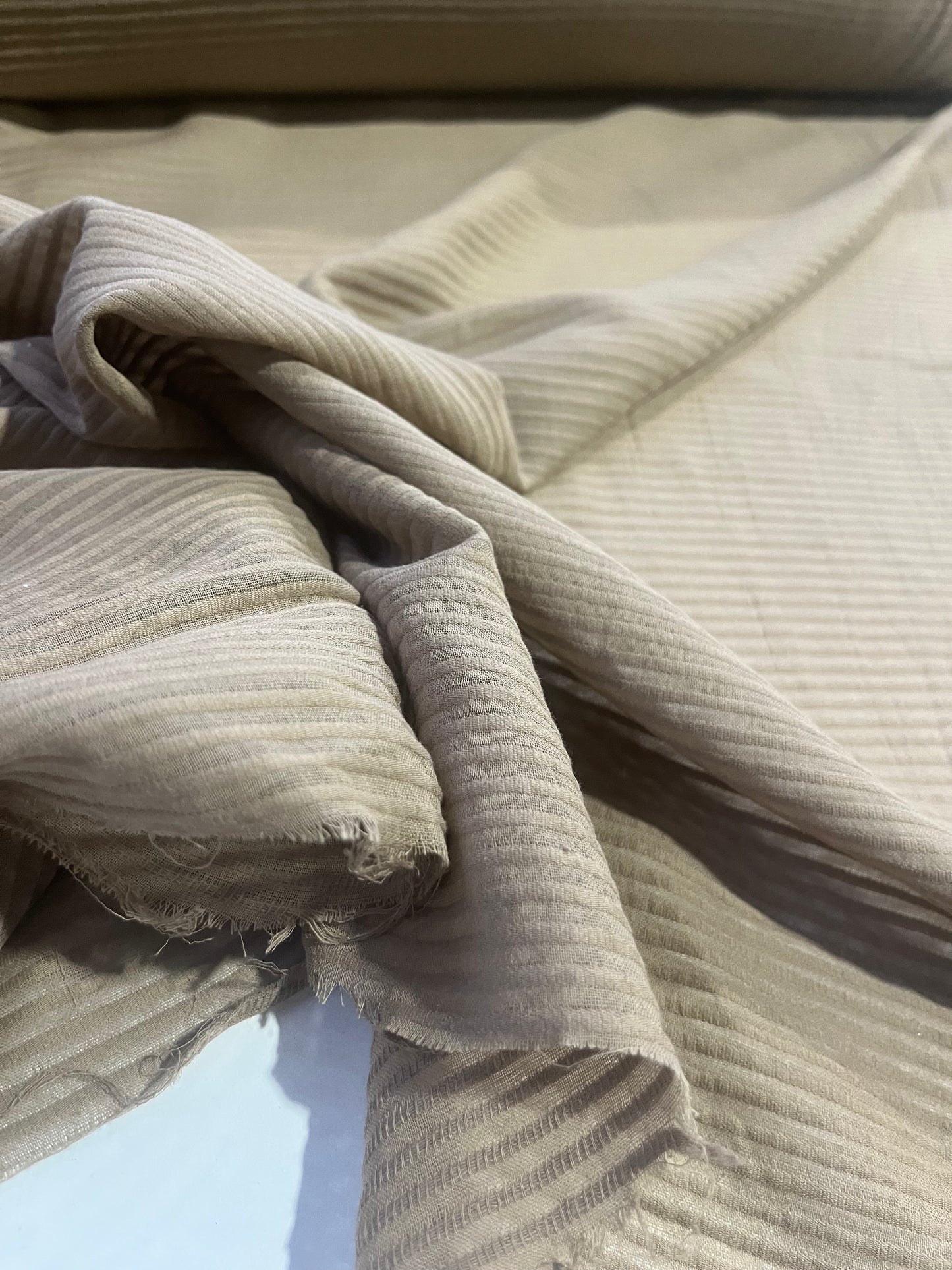 JANE 016 Gauze jacquard stripe mud