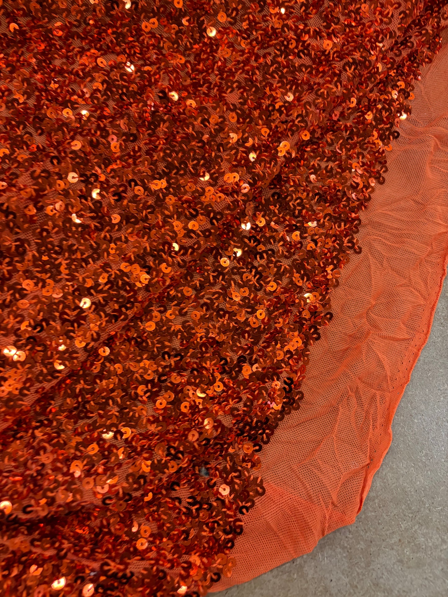 VIC 007 mesh sequins orange