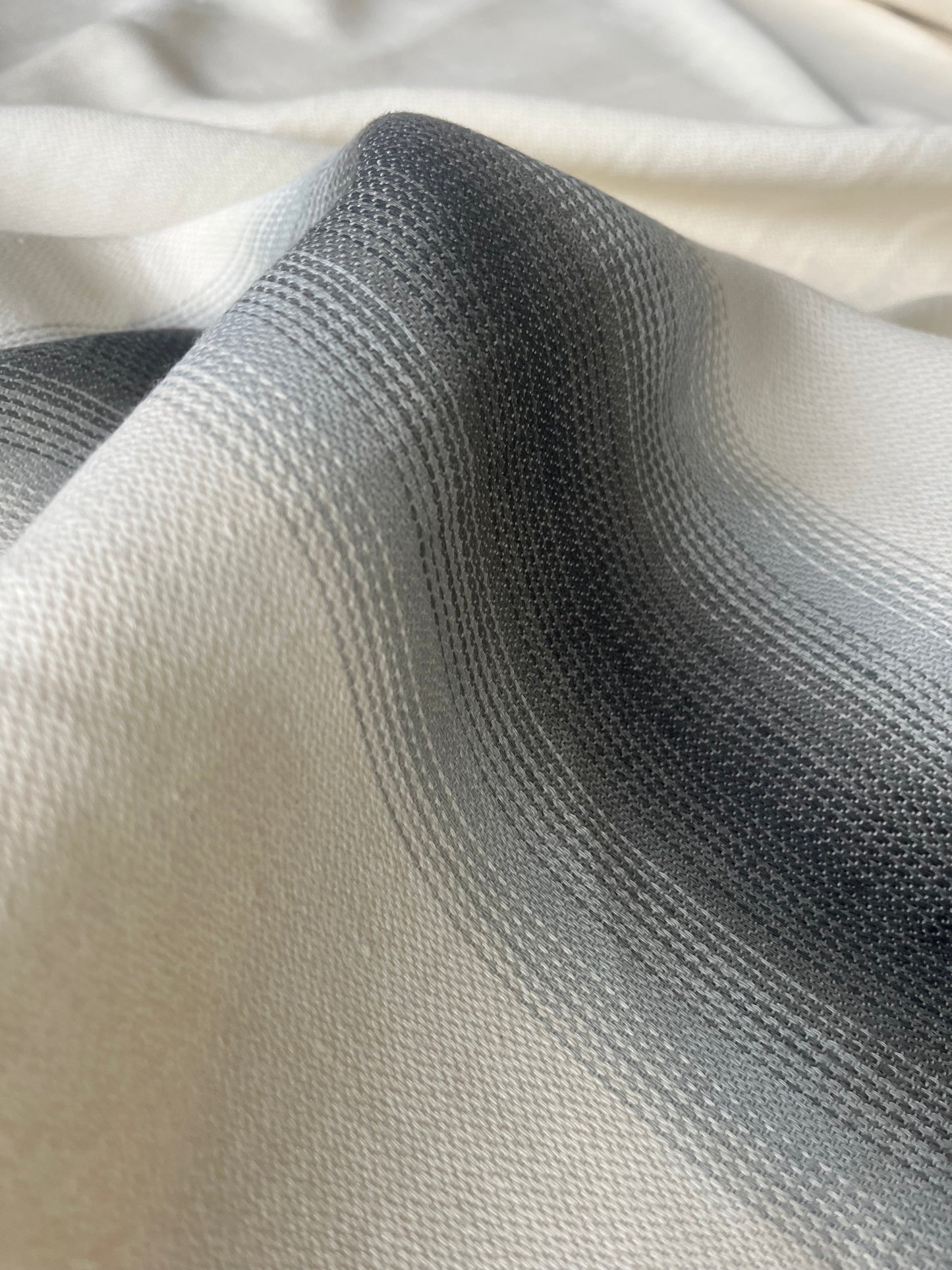 JOSIANE 011 heavy cotton irregular shadow stripe