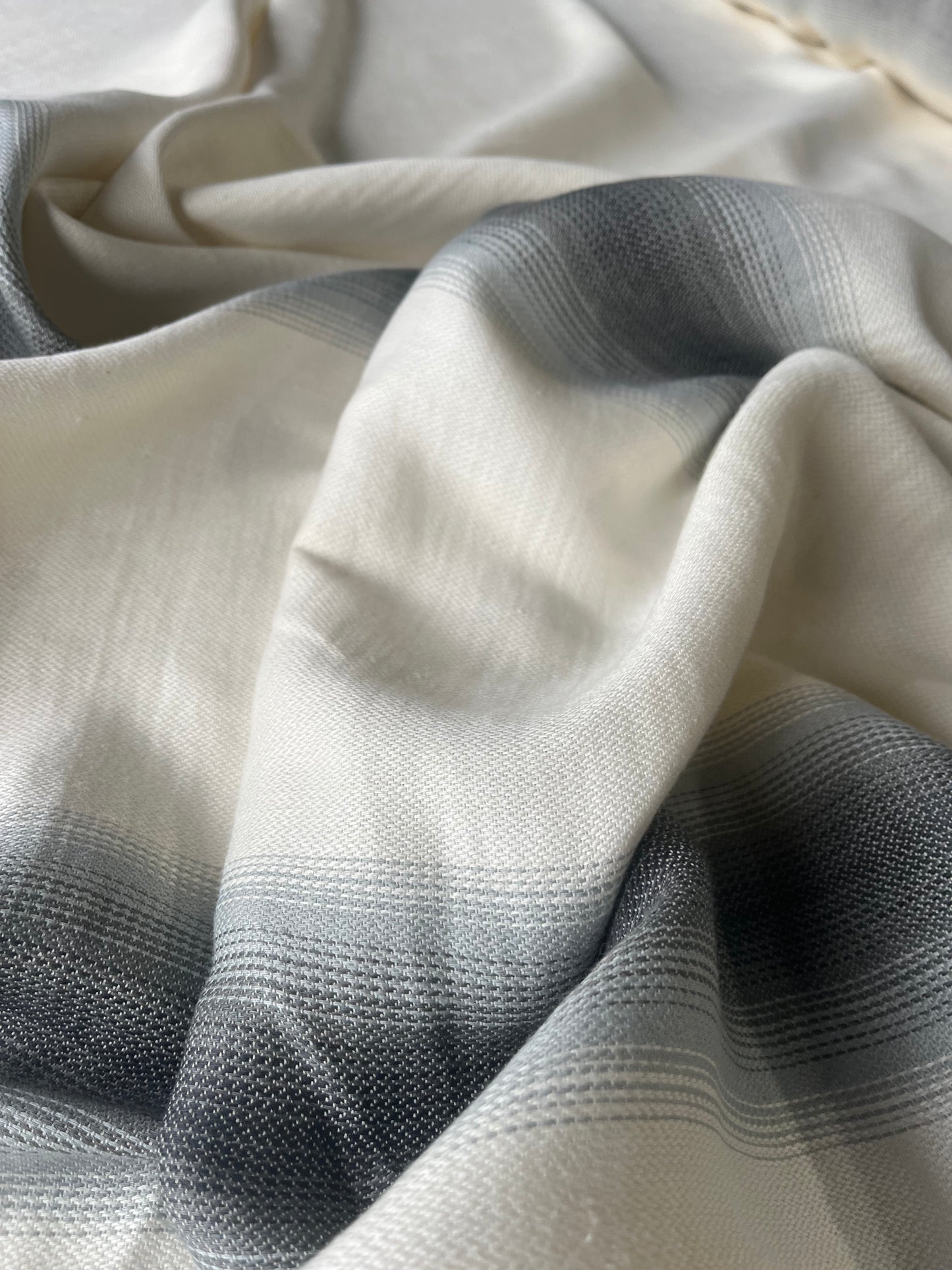 JOSIANE 011 heavy cotton irregular shadow stripe