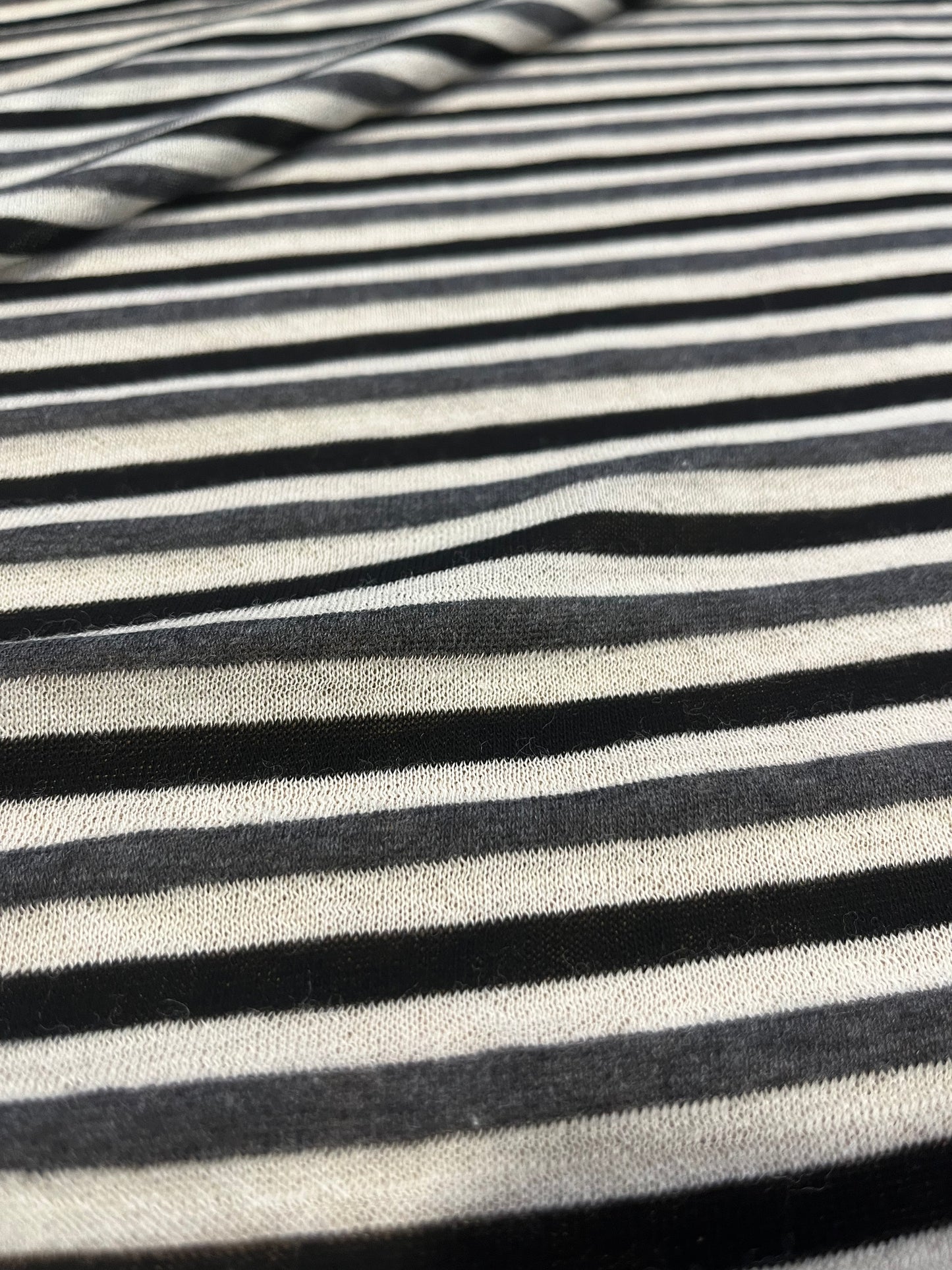 E01 wool jersey stripes