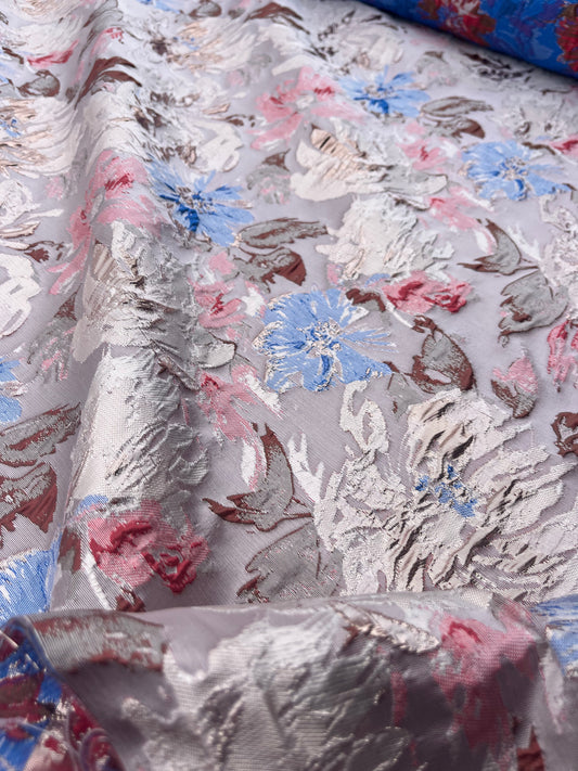 Hélène 046 shiny jacquard with red and blue roses