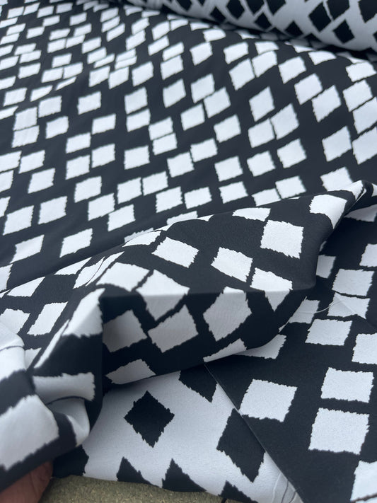Hélène 048 stretch jacquard off white-black