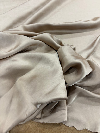 VIC 021 dull heavy satin stretch caramel