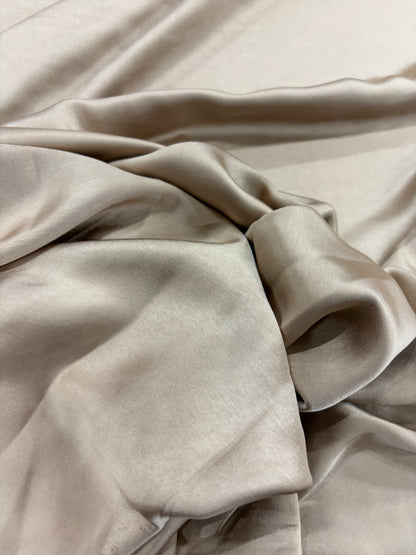 VIC 021 dull heavy satin stretch caramel