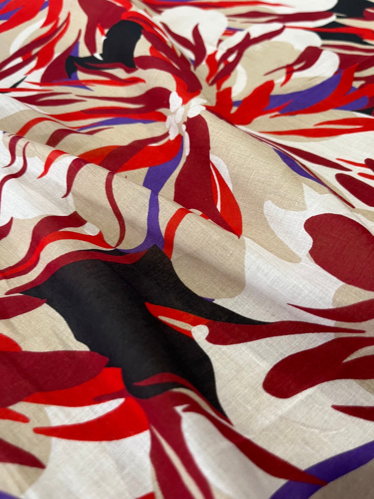 B01 Torino 84 cotton voile with flowery print