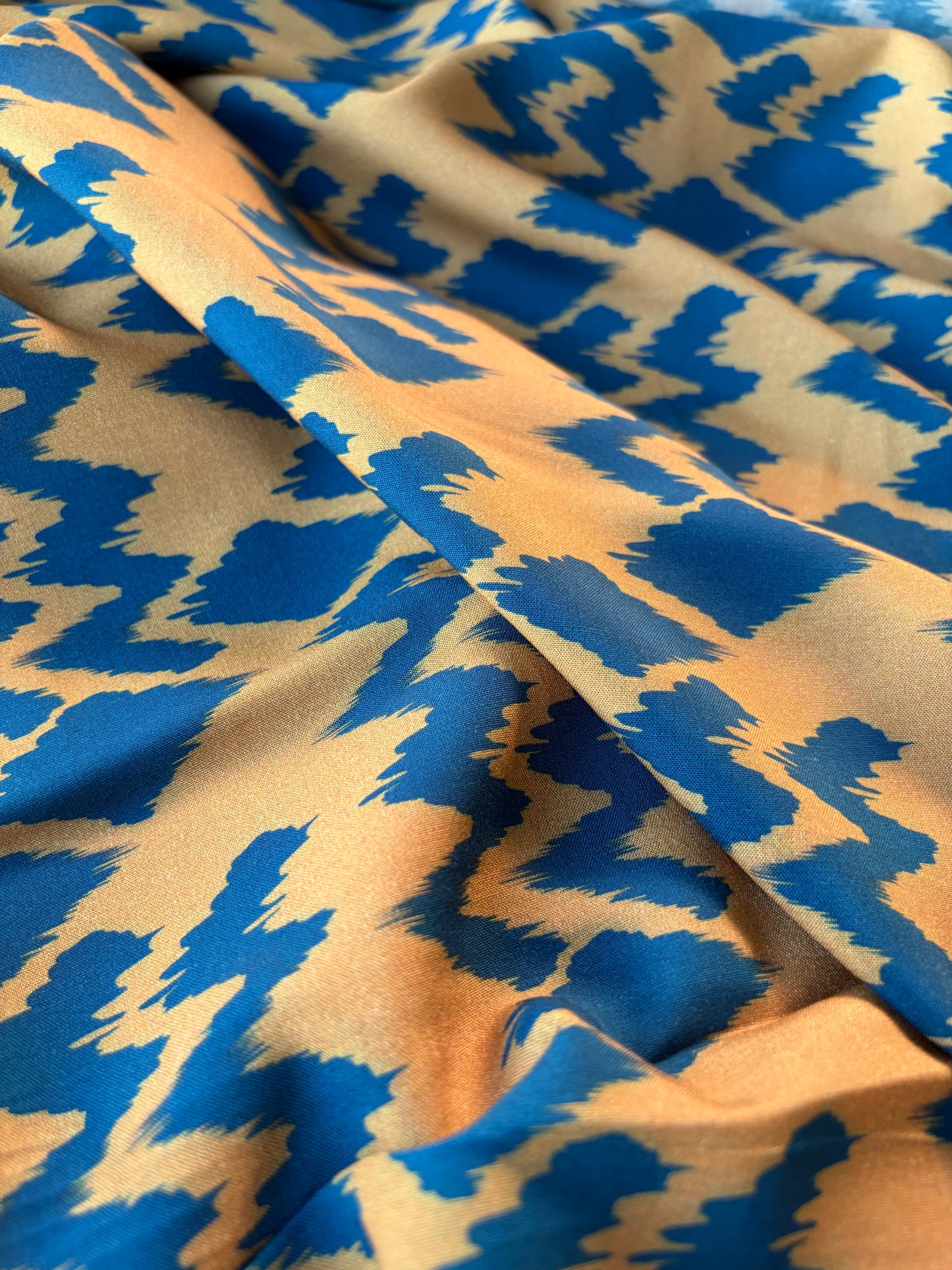 RALPH 003 camel/petrol zig-zag viscose print