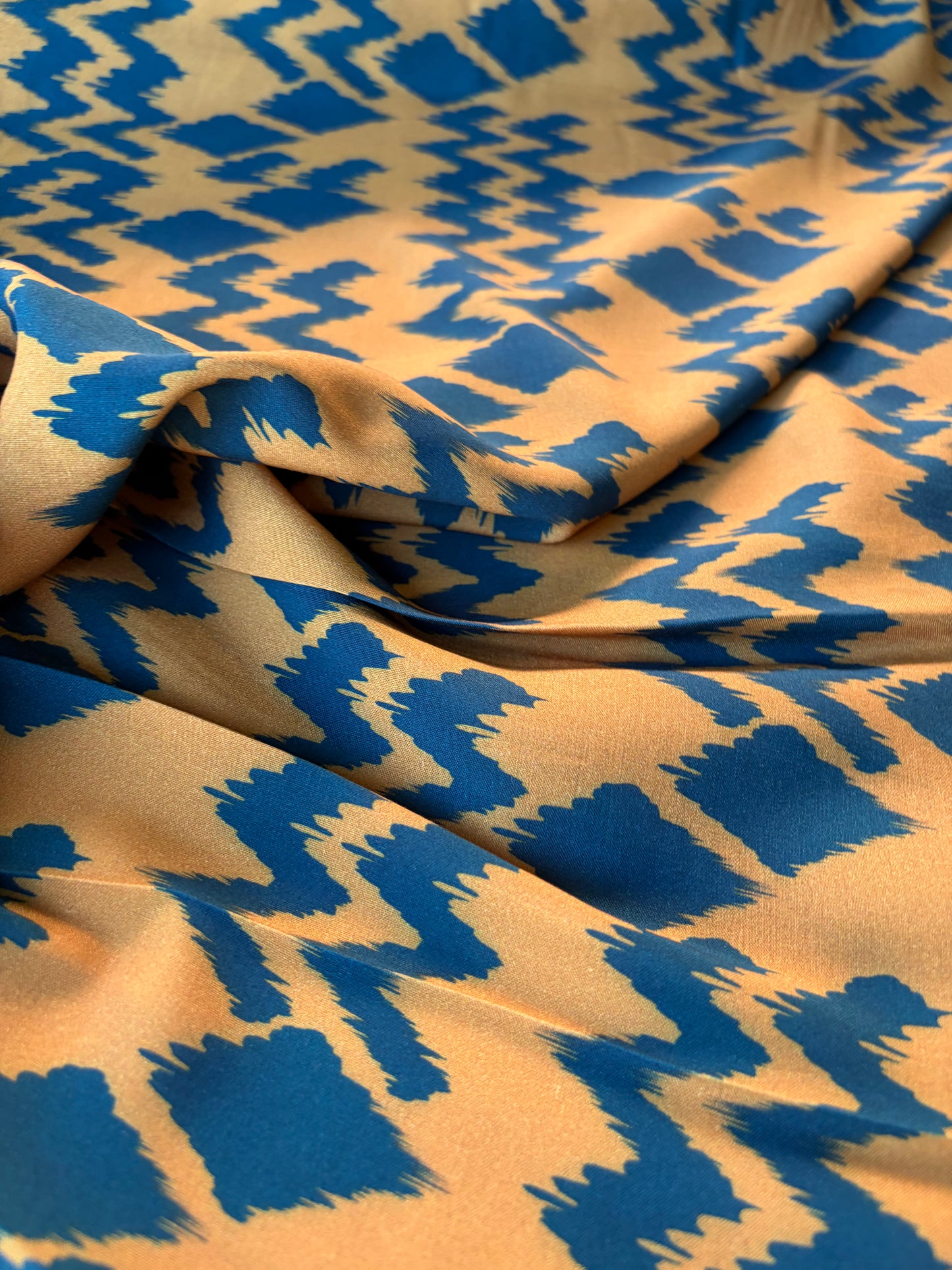 RALPH 003 camel/petrol zig-zag viscose print