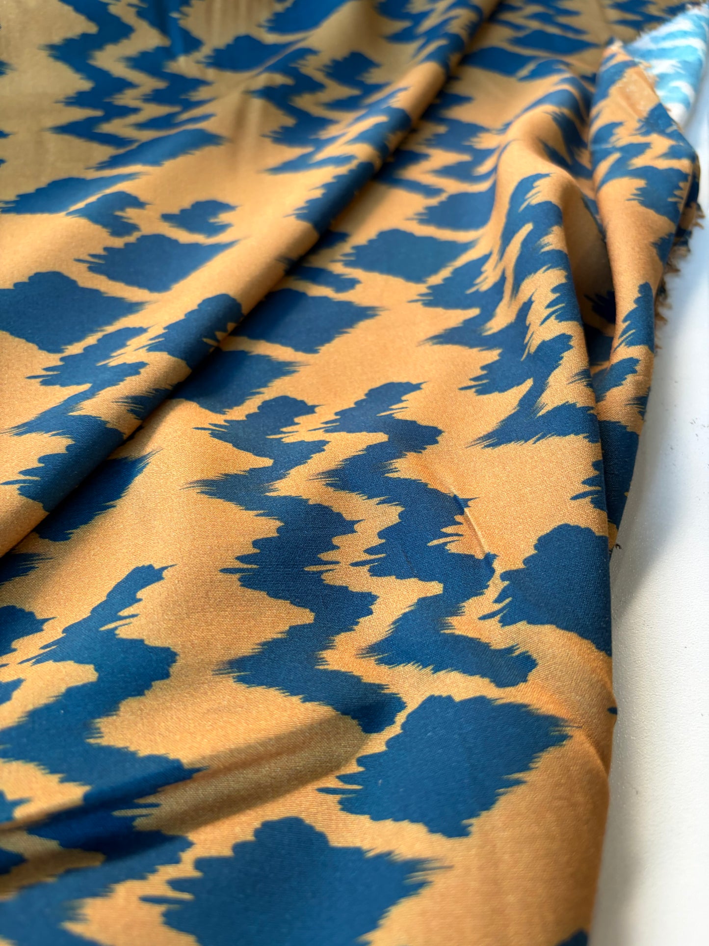 RALPH 003 camel/petrol zig-zag viscose print