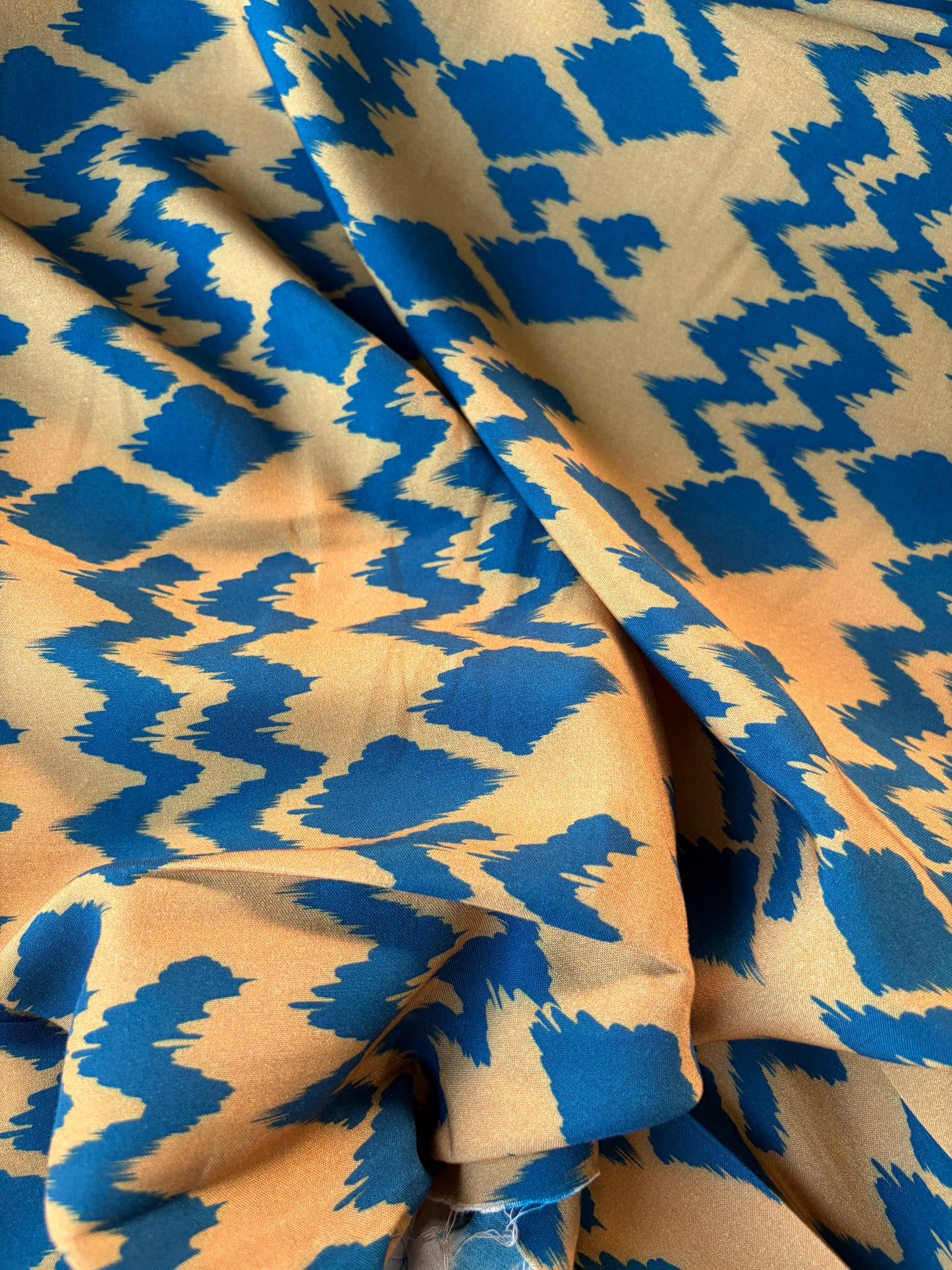 RALPH 003 camel/petrol zig-zag viscose print