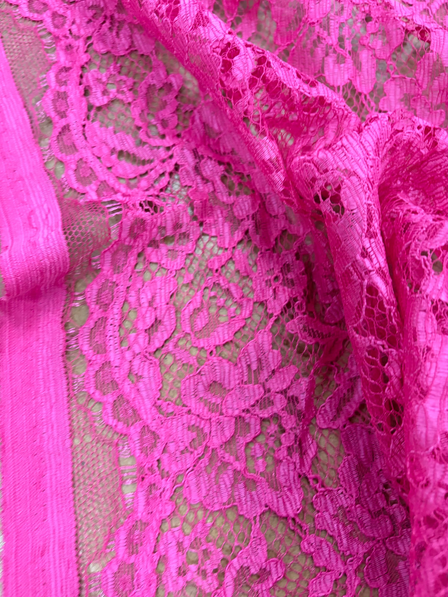 WALTHER 005 fuchsia coloured woven lace "dentelle"