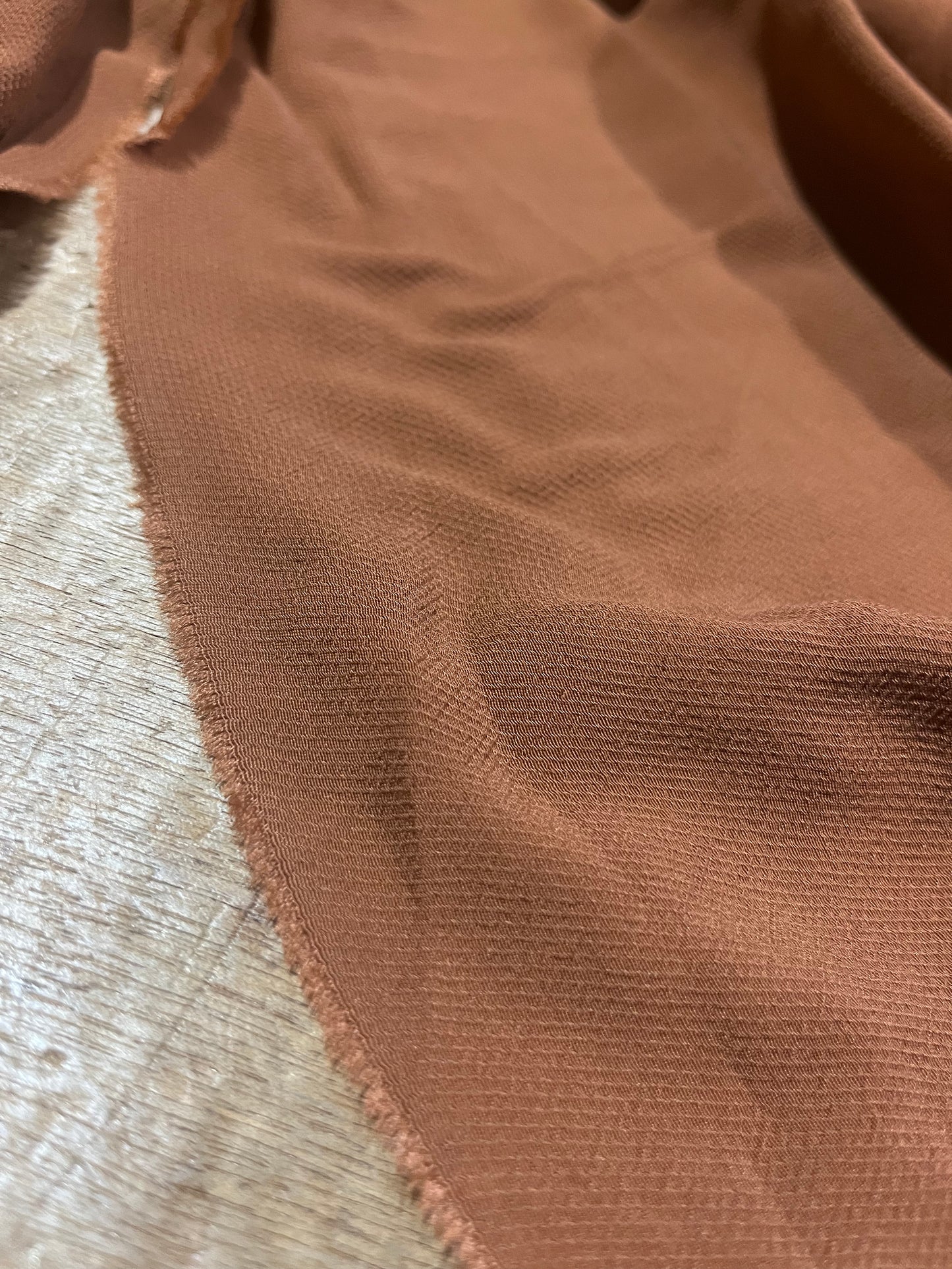 E02 viscose piqué stretch brique