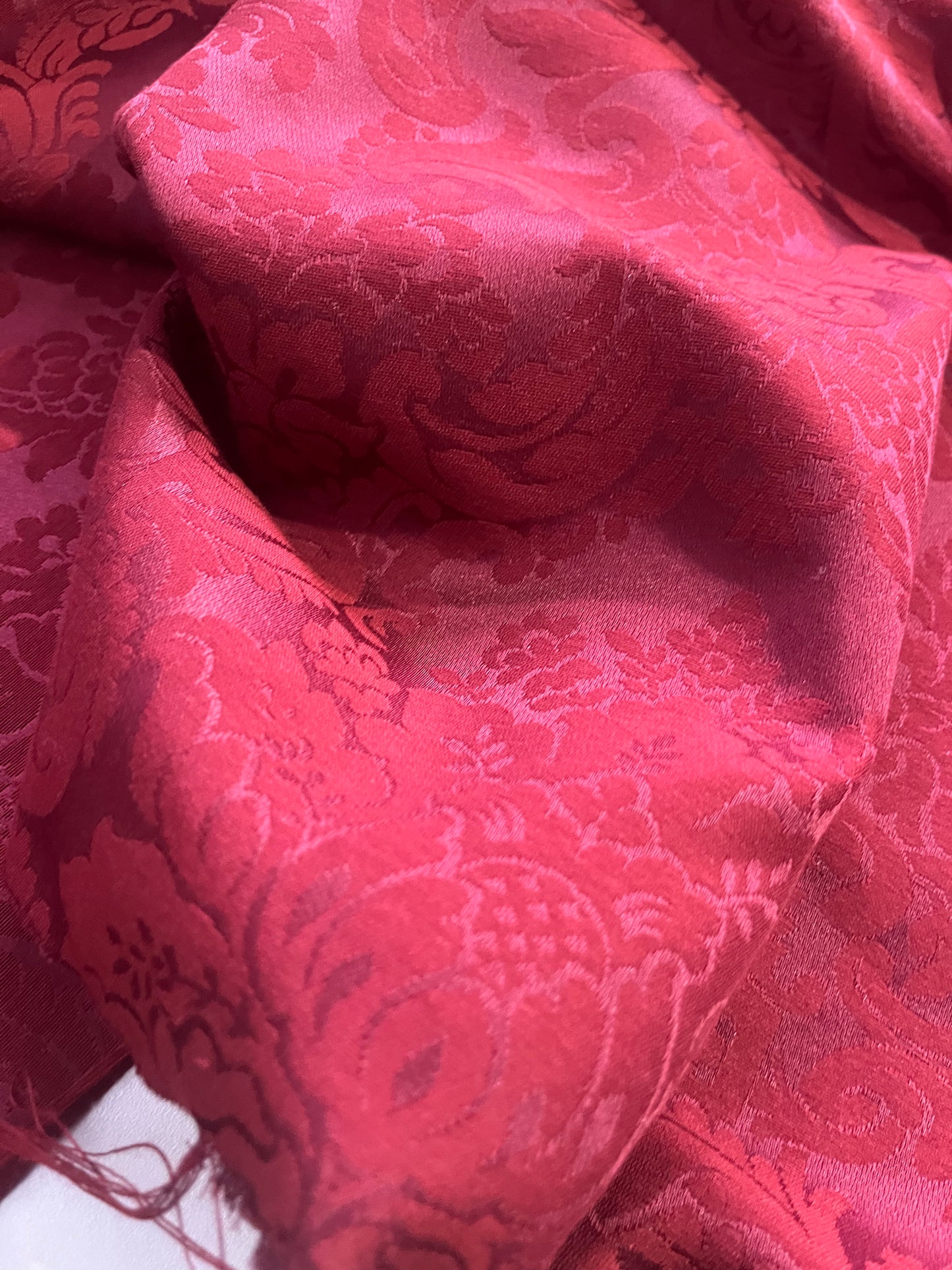 CASIMIR 130 brocart double face red