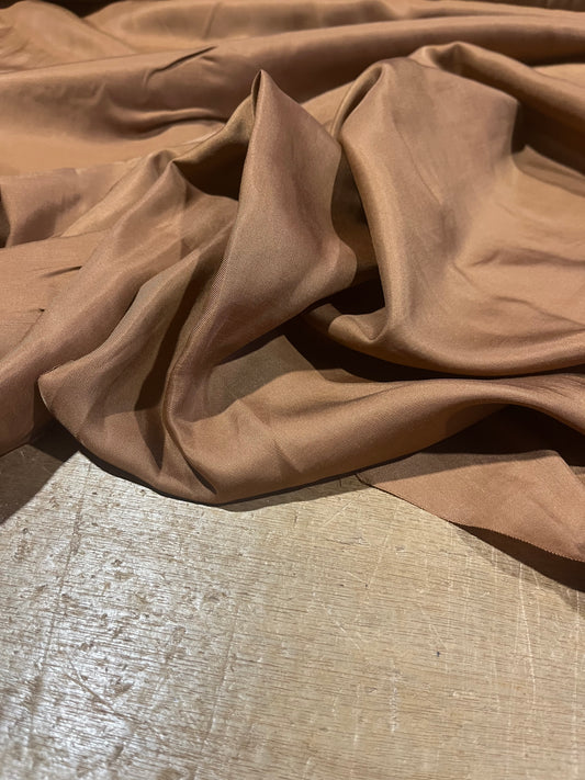 E02 viscose twill light brown