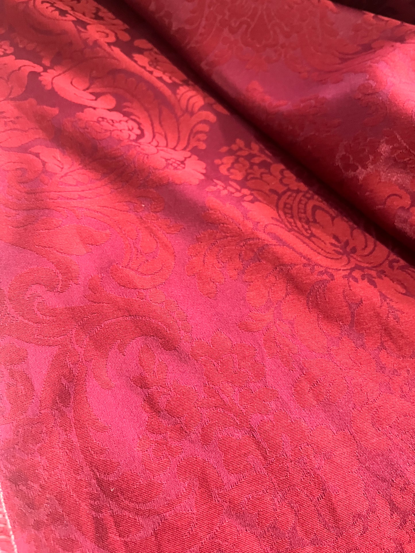 CASIMIR 130 brocart double face red