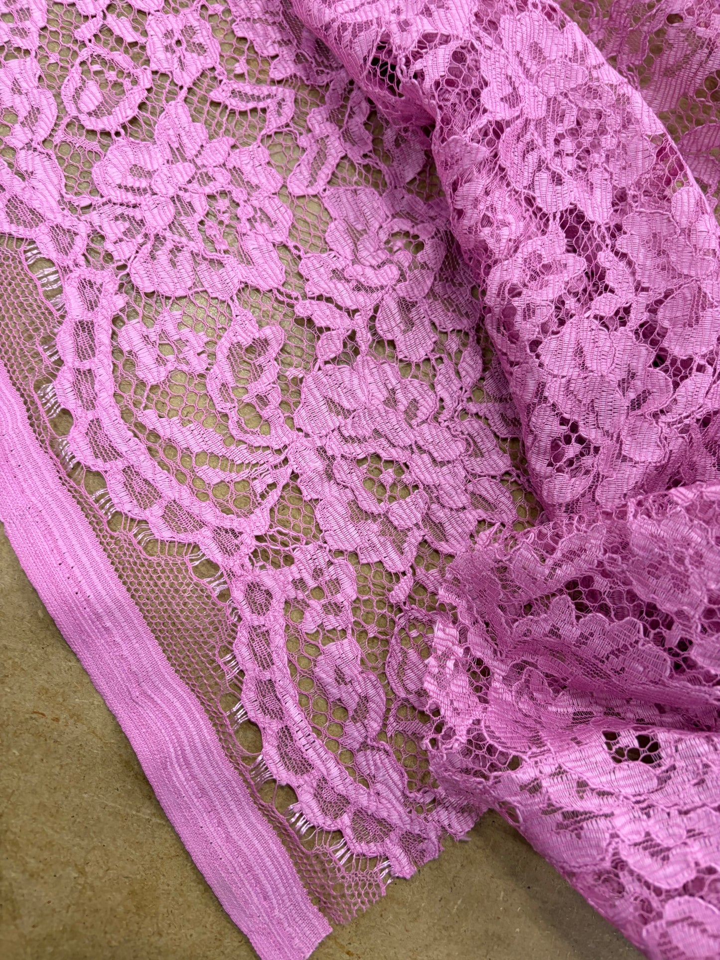 WALTHER 006 pink coloured woven lace "dentelle"