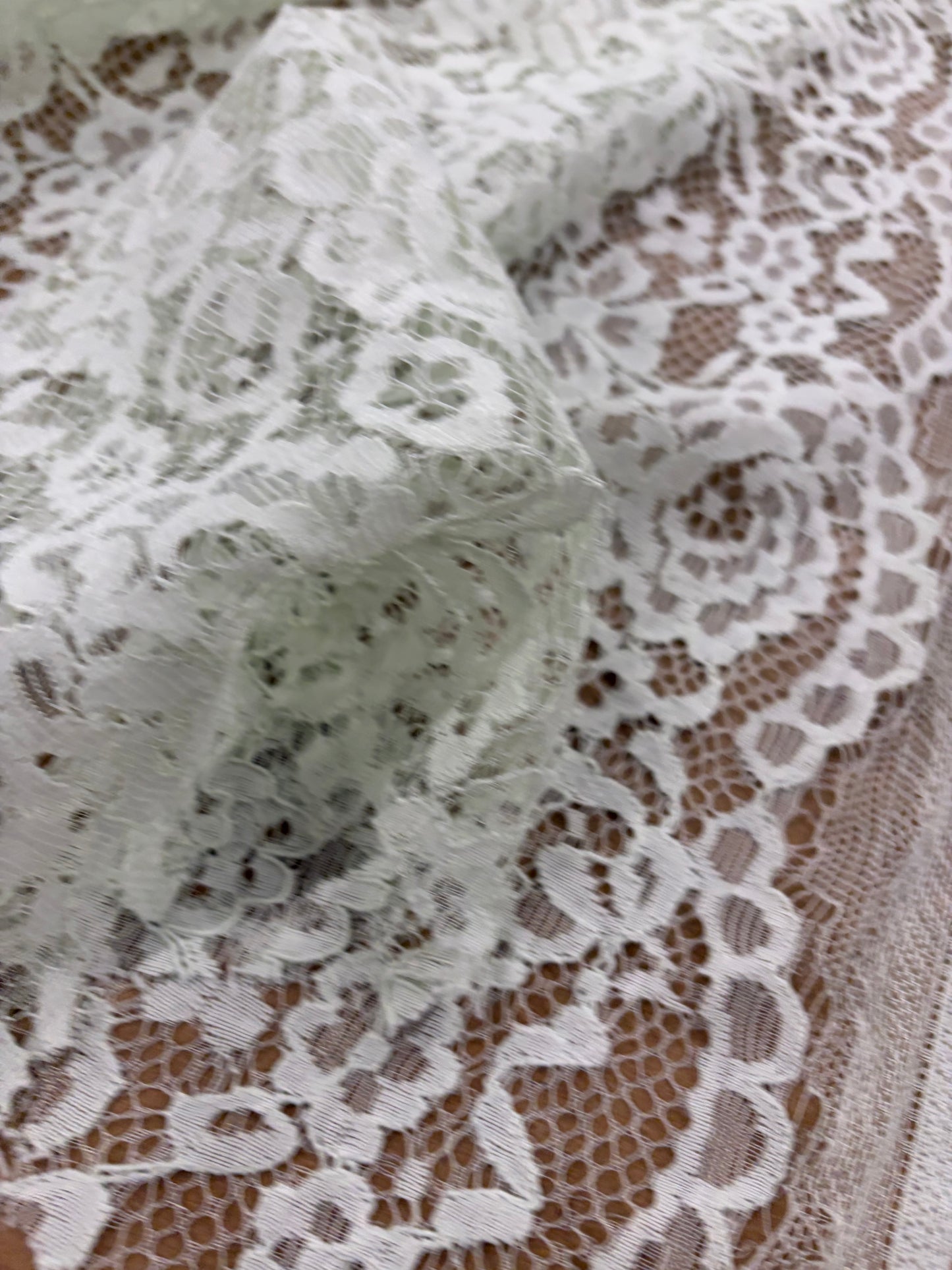 WALTHER 007 soft mint coloured woven lace "dentelle"