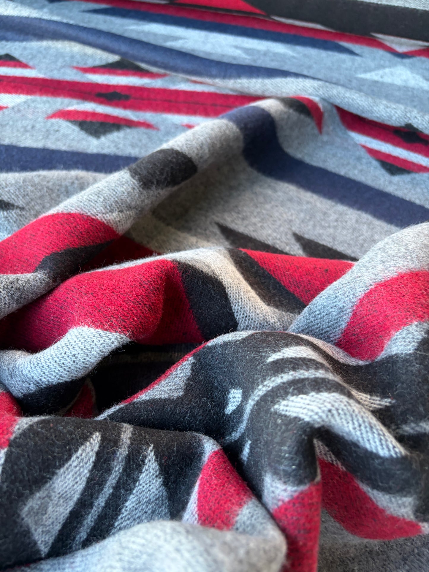 RALPH 013 grey/red aztek heavy wool blanket
