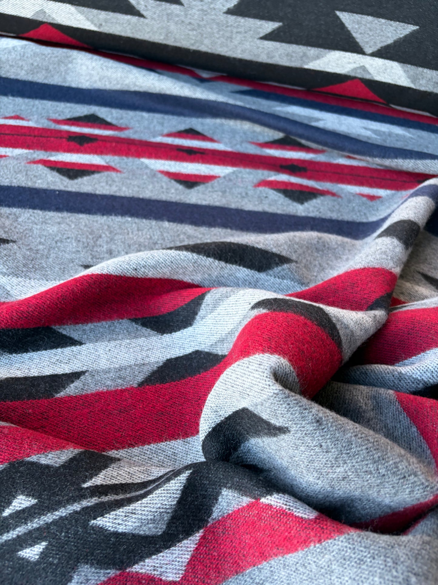 RALPH 013 grey/red aztek heavy wool blanket