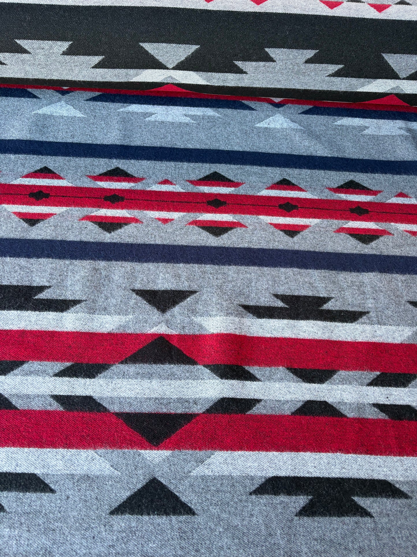 RALPH 013 grey/red aztek heavy wool blanket
