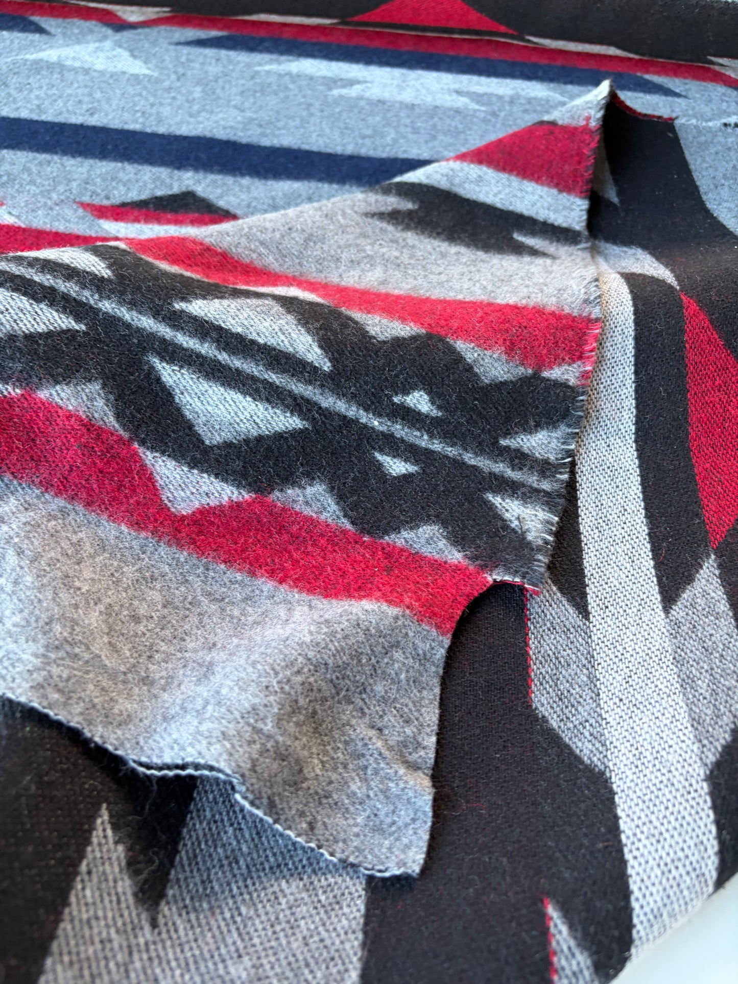 RALPH 013 grey/red aztek heavy wool blanket