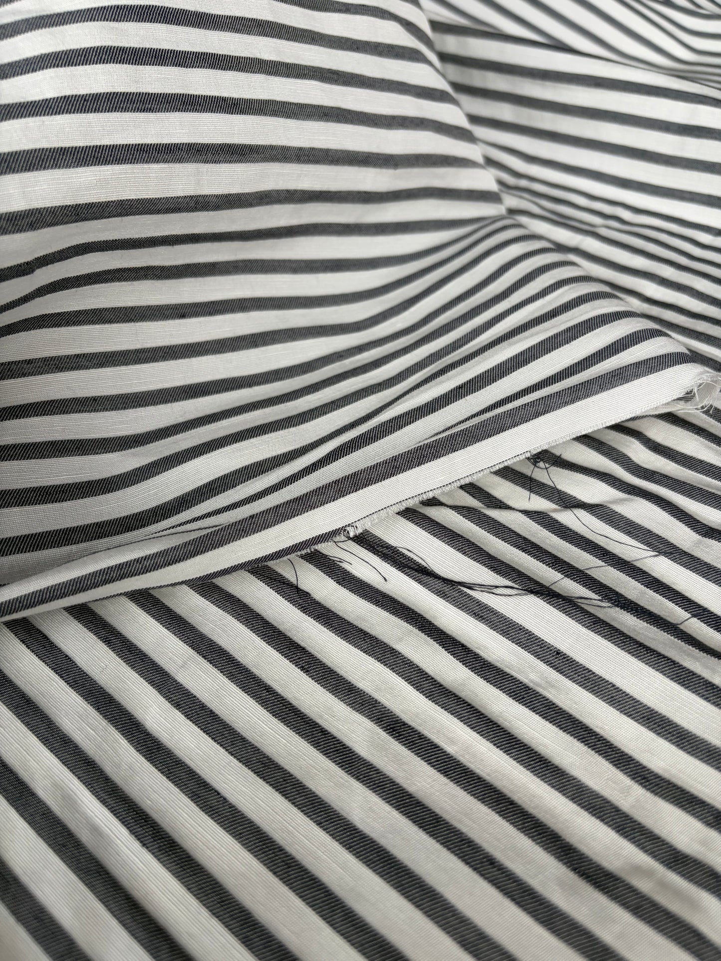 BRUCE 049 cotton/viscose shirting stripes