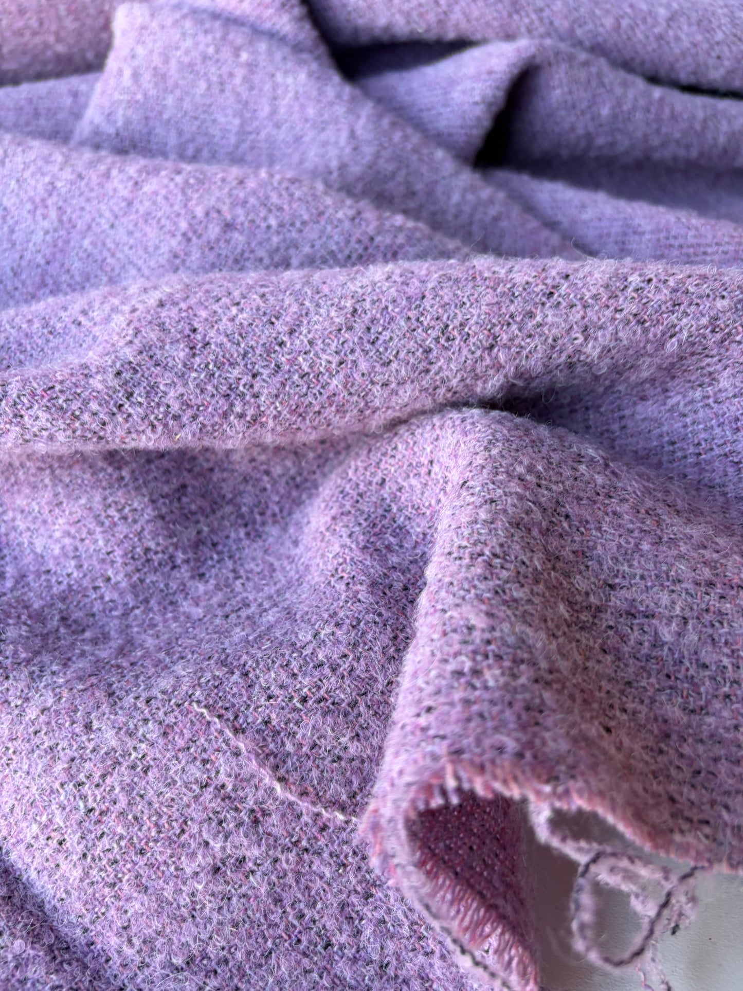 RALPH 021 violine coloured carded wool drape