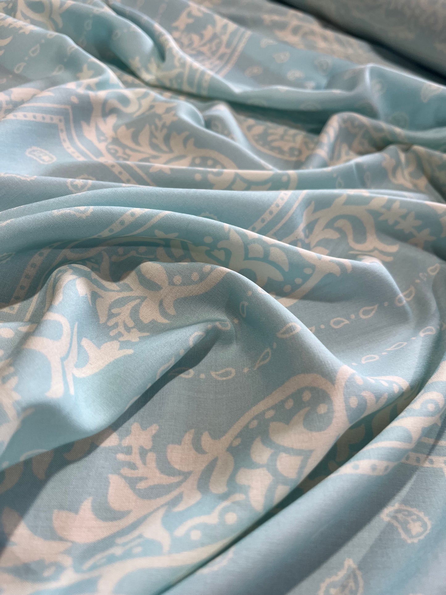 A01 Como 057 cotton voile soft blue print