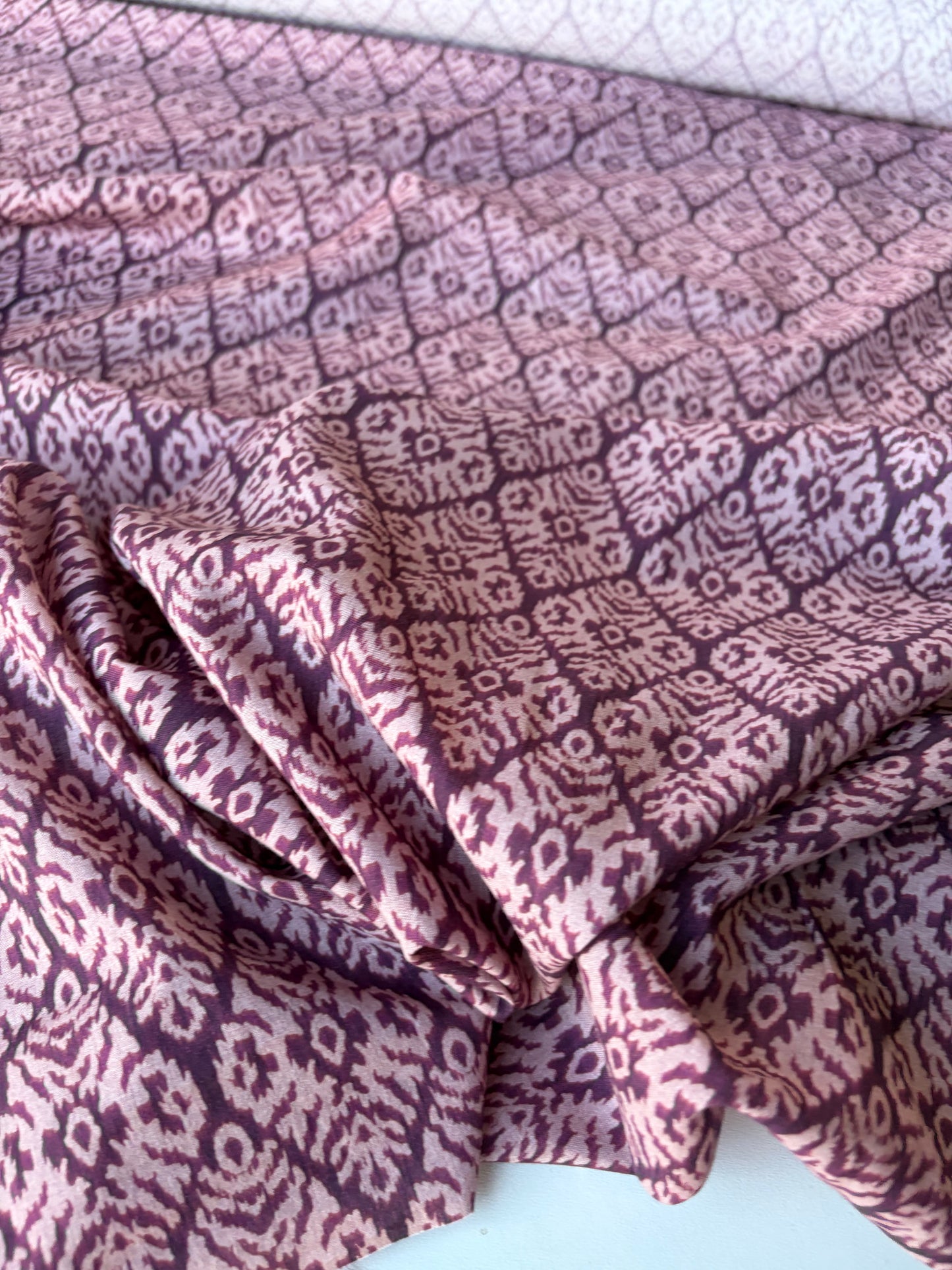 RALPH 022 old pink/burgundy ikat style viscose print