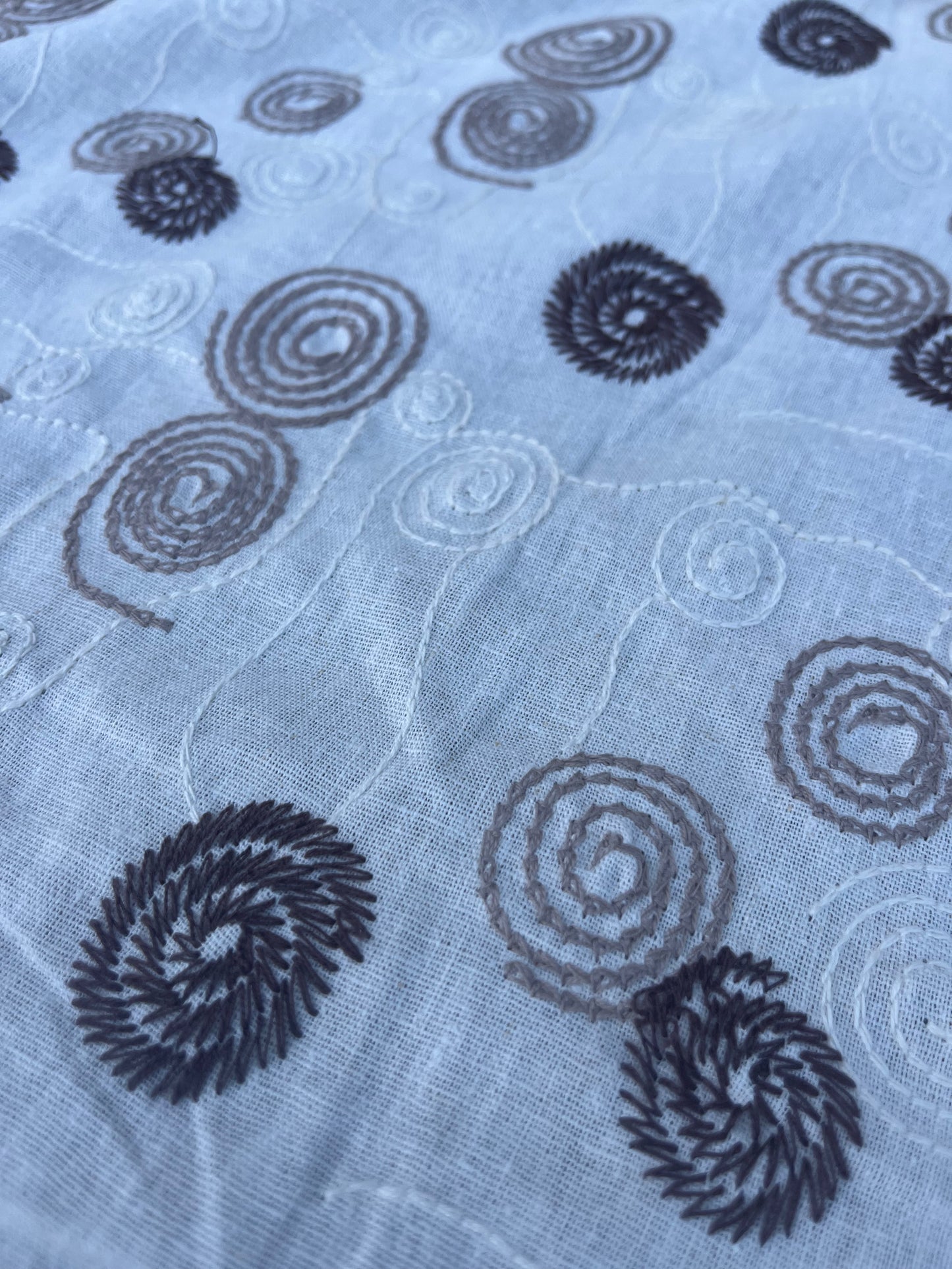 EUDINE 025 linen with all over embroidery