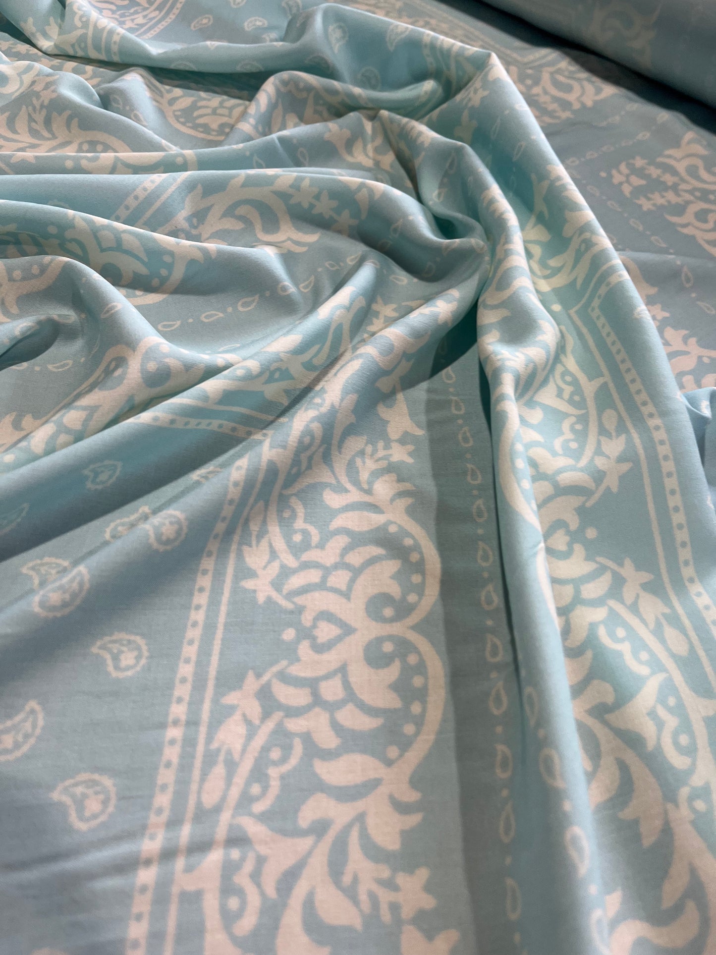 A01 Como 057 cotton voile soft blue print