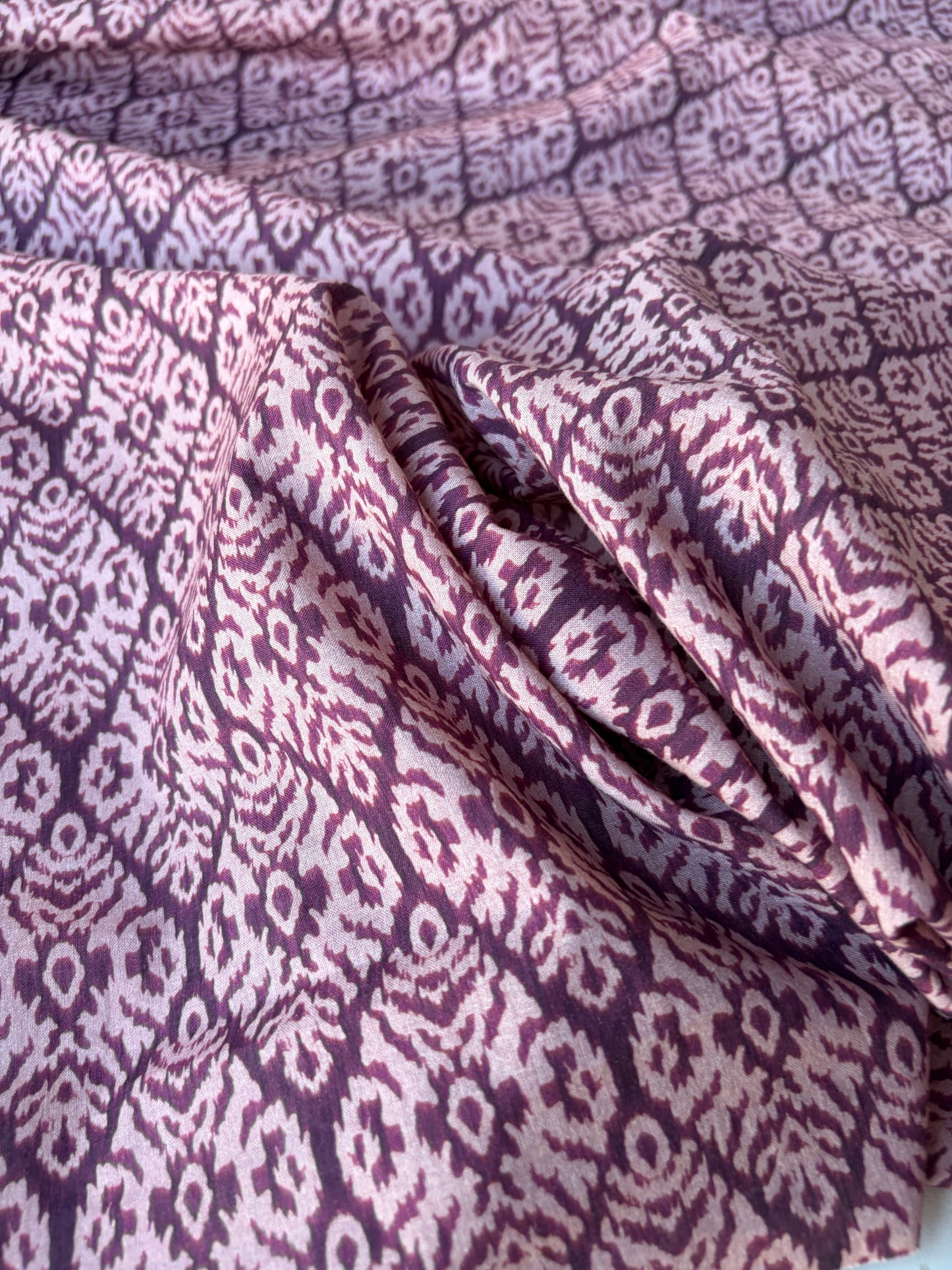 RALPH 022 old pink/burgundy ikat style viscose print