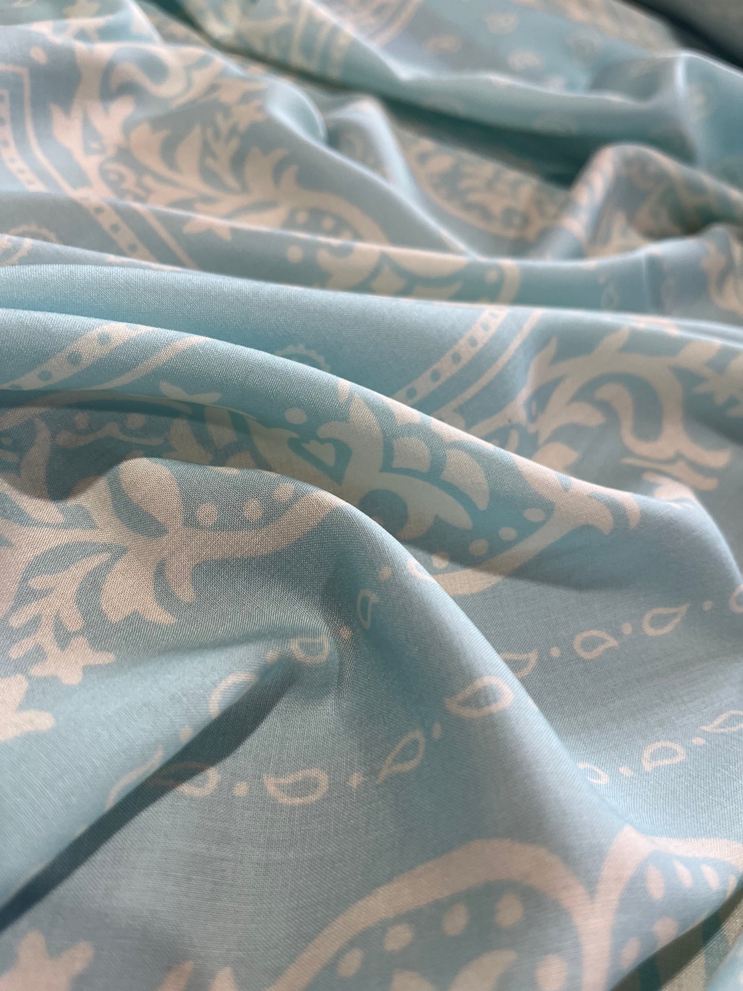 A01 Como 057 cotton voile soft blue print