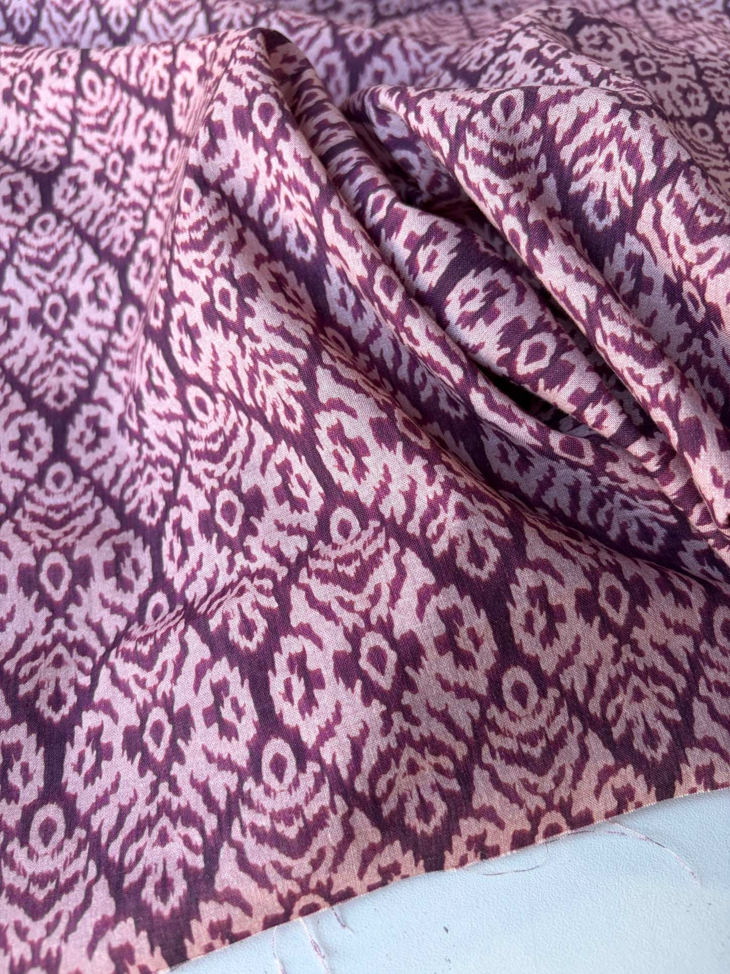 RALPH 022 old pink/burgundy ikat style viscose print