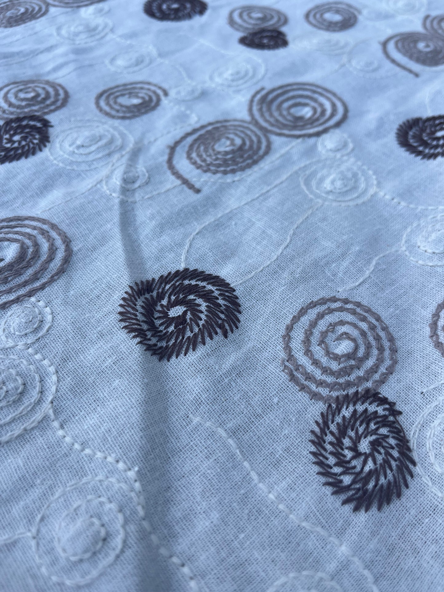 EUDINE 025 linen with all over embroidery