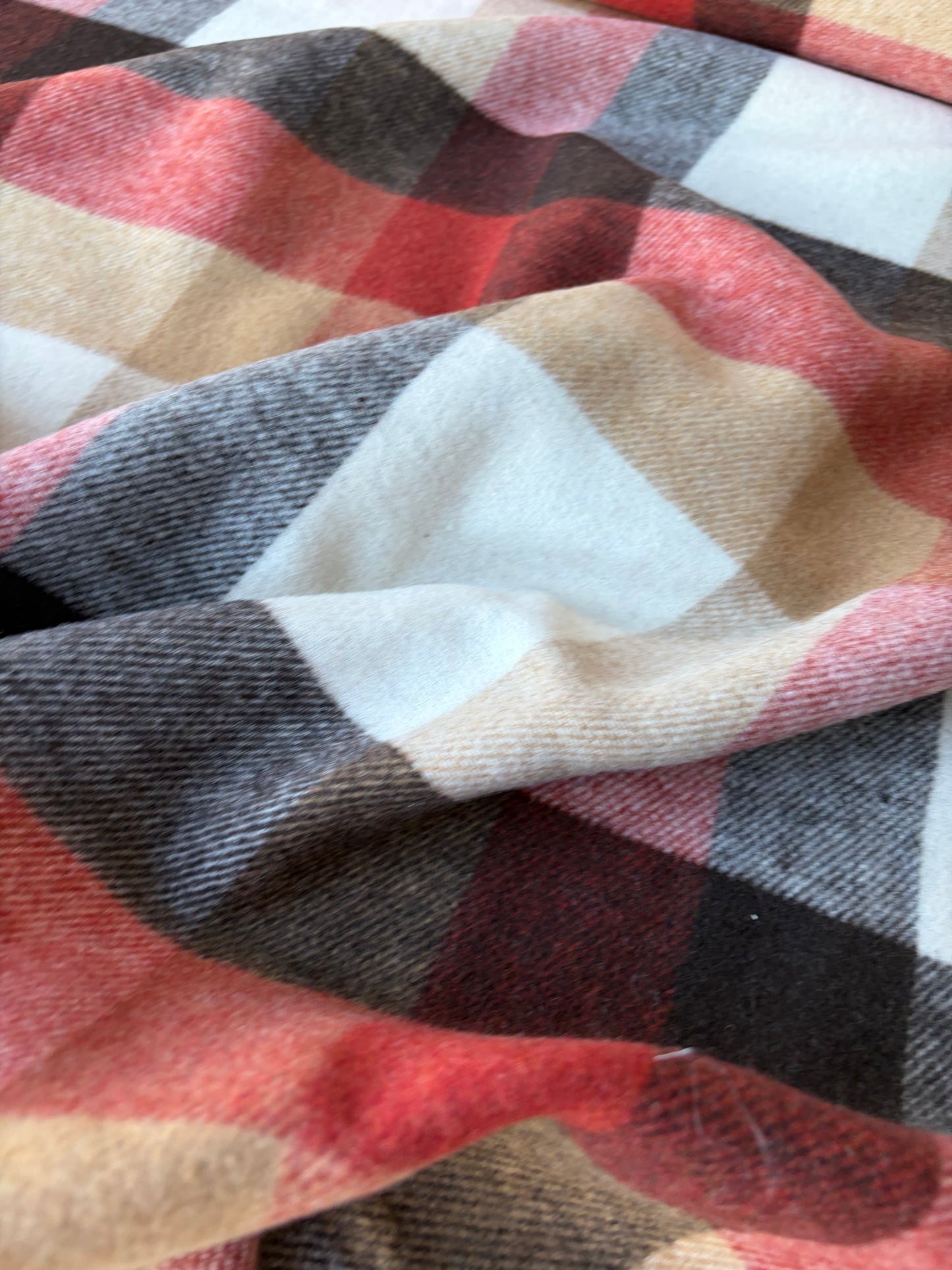 RALPH 028 brique/beige checkered heavy wool/mohair flannel