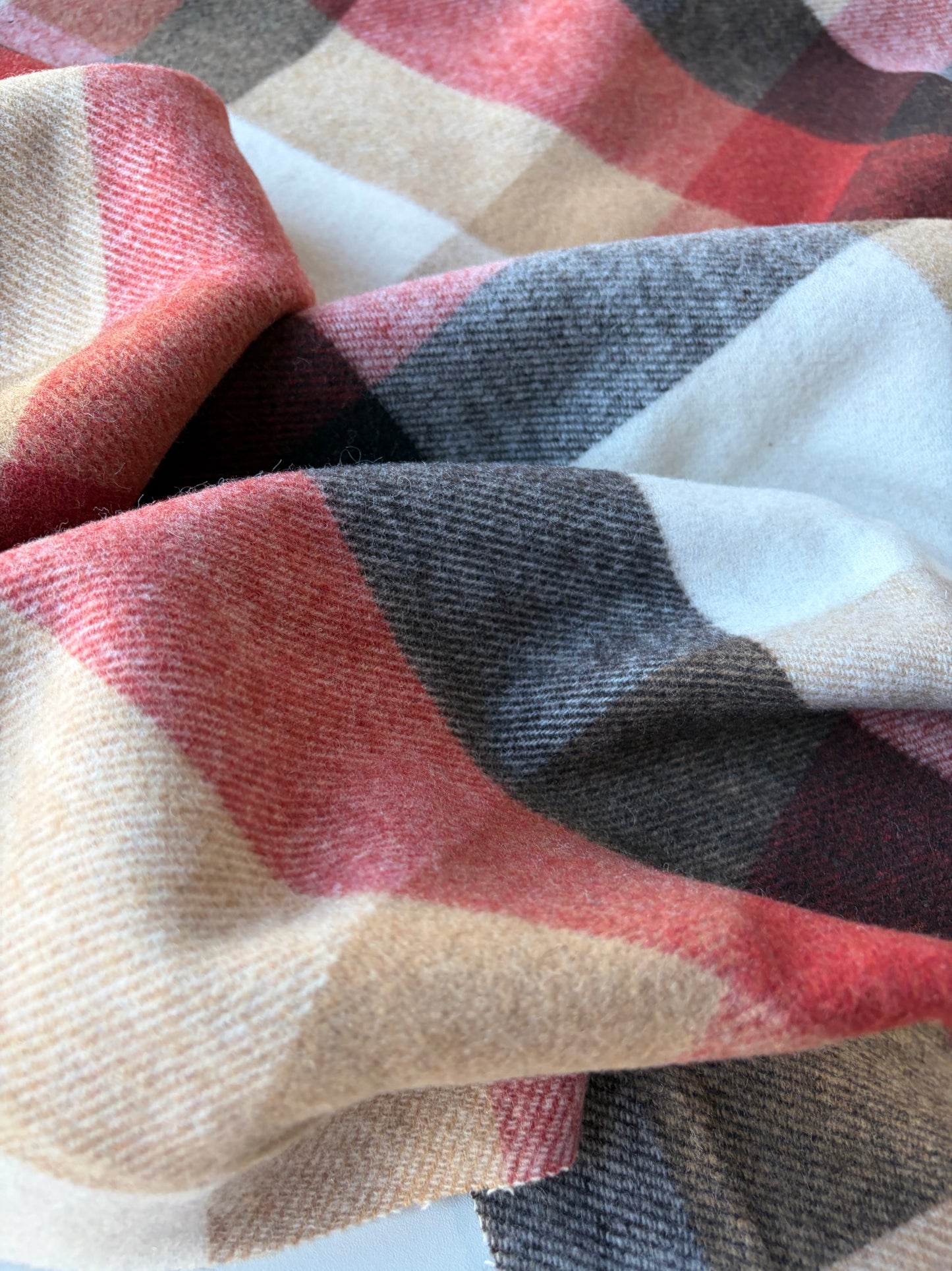 RALPH 028 brique/beige checkered heavy wool/mohair flannel
