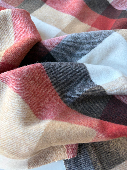 RALPH 028 brique/beige checkered heavy wool/mohair flannel