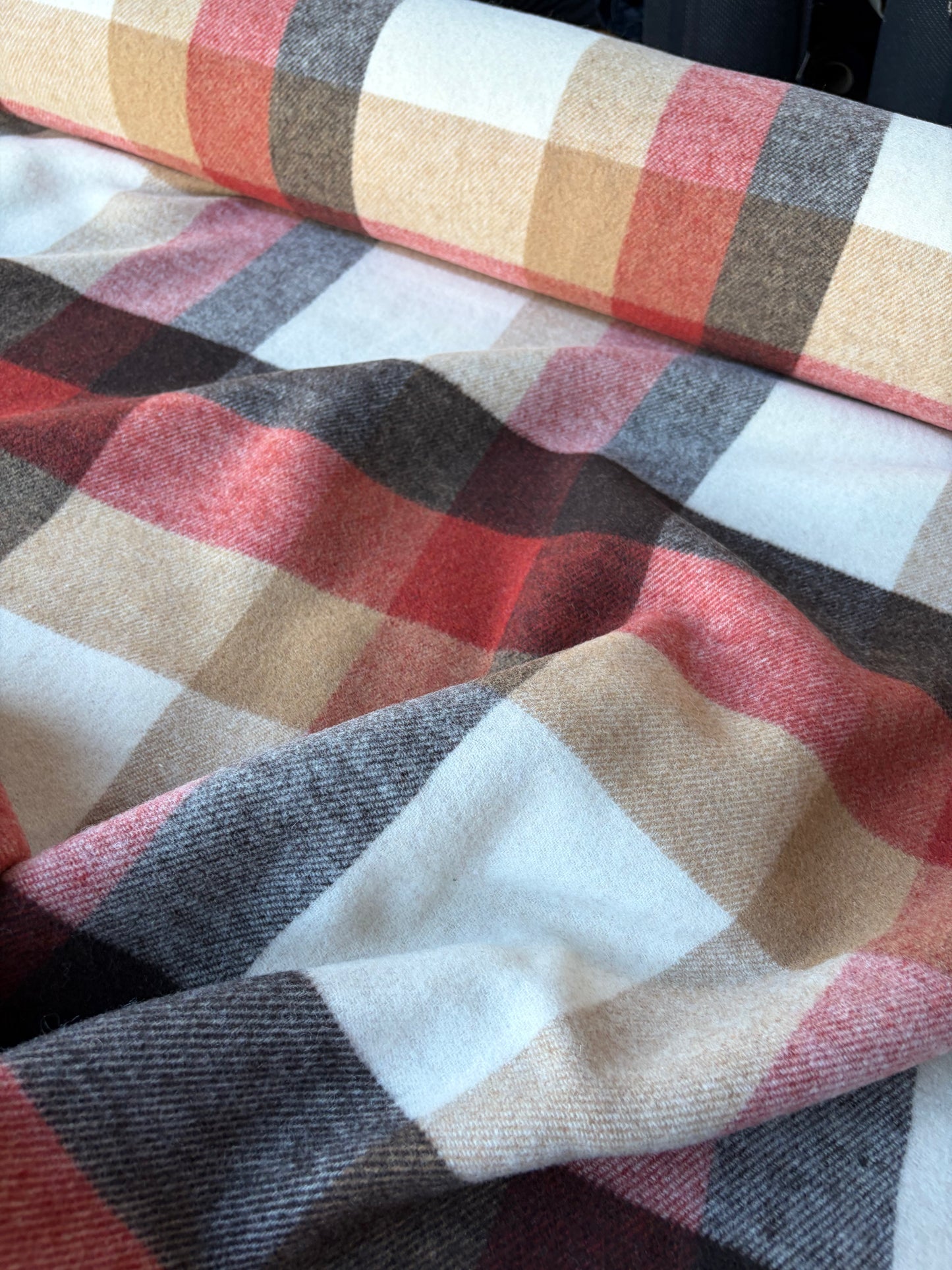 RALPH 028 brique/beige checkered heavy wool/mohair flannel