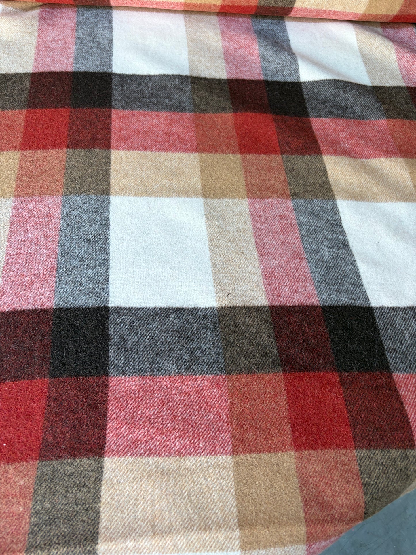 RALPH 028 brique/beige checkered heavy wool/mohair flannel