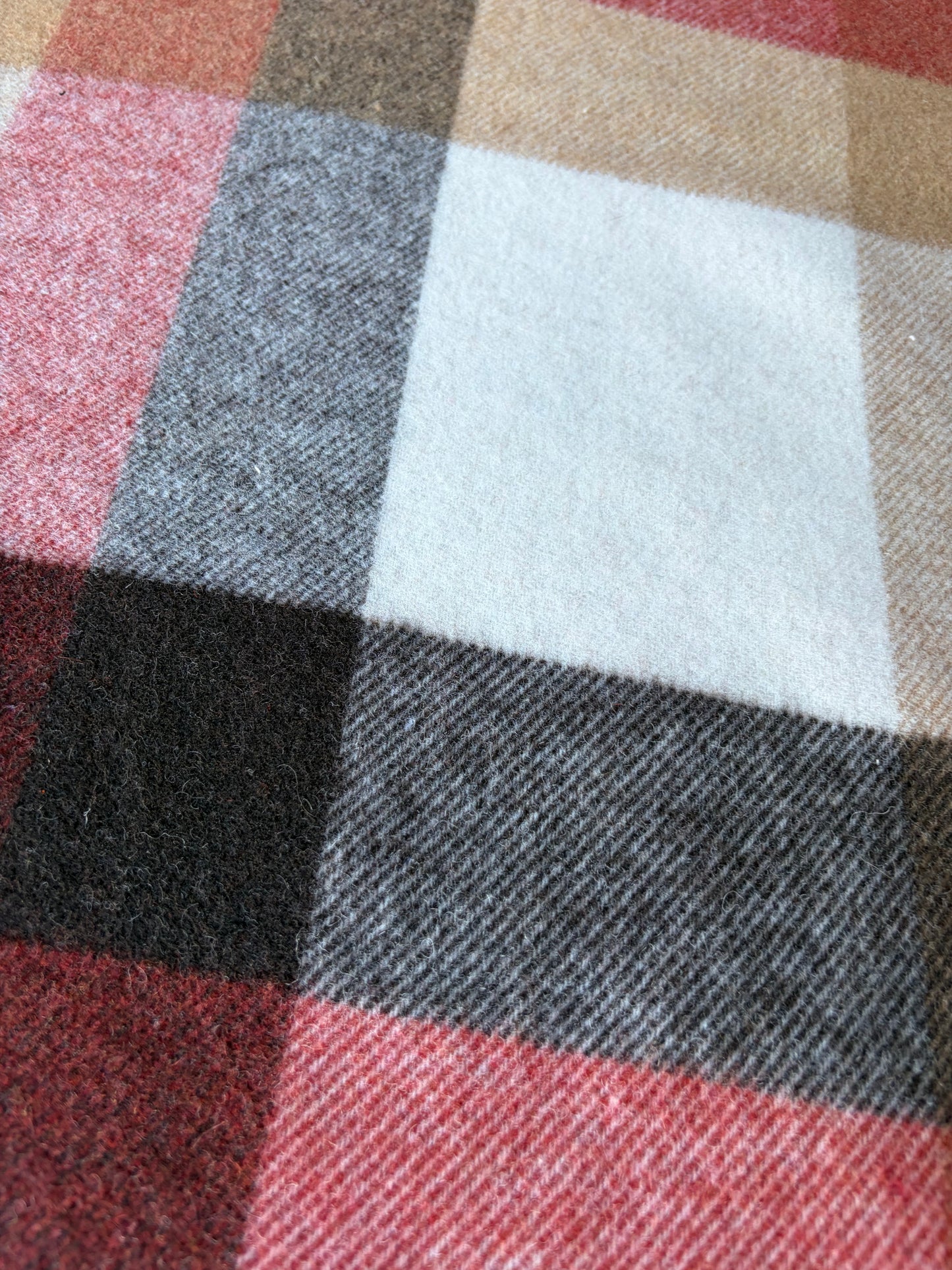 RALPH 028 brique/beige checkered heavy wool/mohair flannel