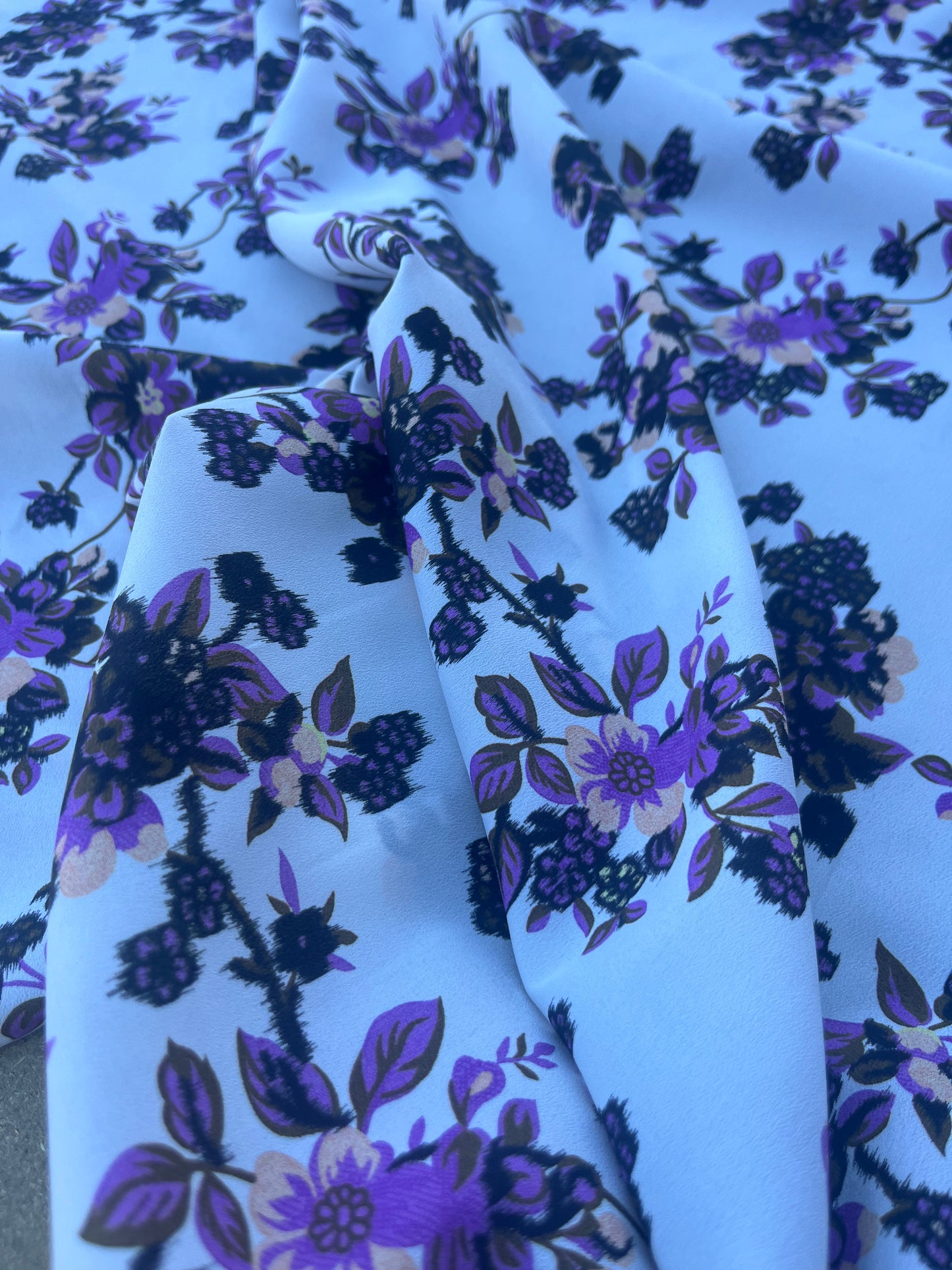 LOUIS 002 crêpe stretch with floral print
