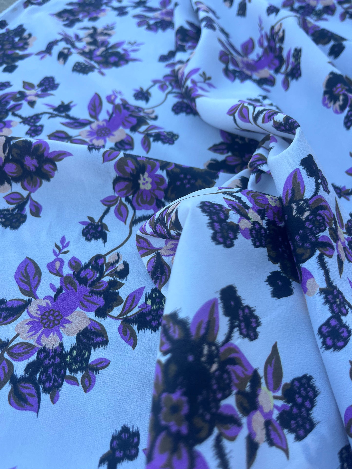 LOUIS 002 crêpe stretch with floral print