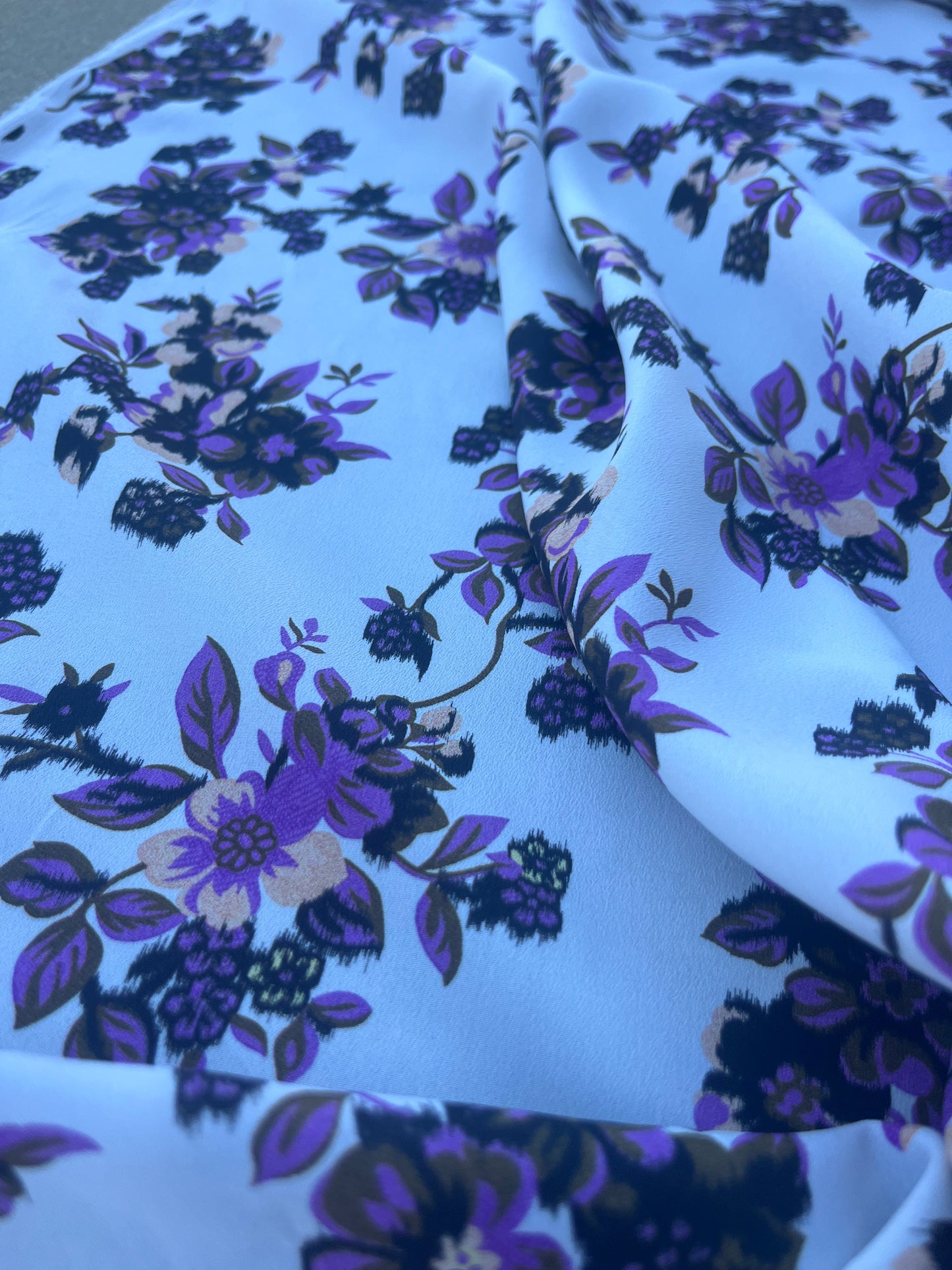 LOUIS 002 crêpe stretch with floral print