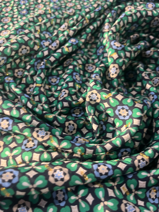 C01 CAN 2520 viscose with lurex green flowers