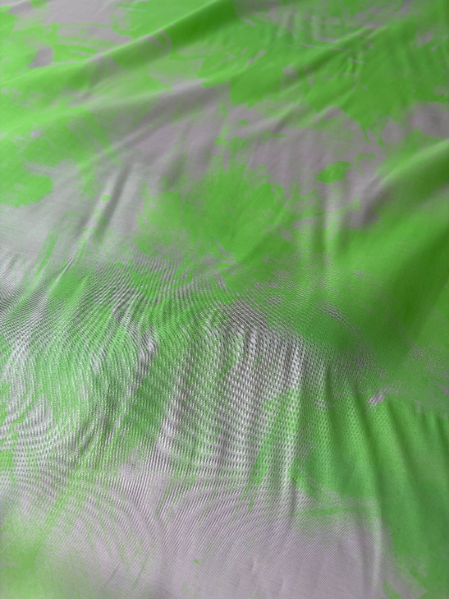 PHIL 016 viscose satin fluo green paint stains