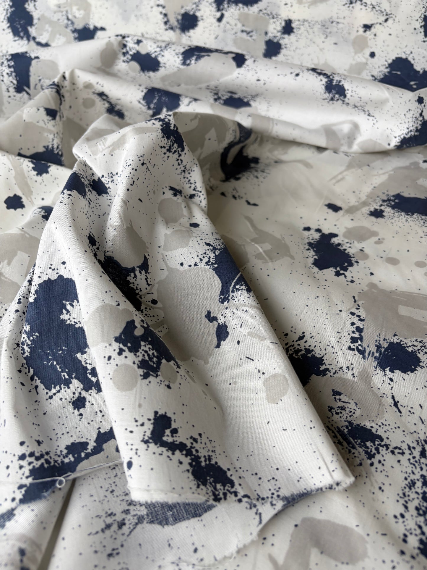 PHIL 017 cotton poplin stretch indigo/grey paint stains