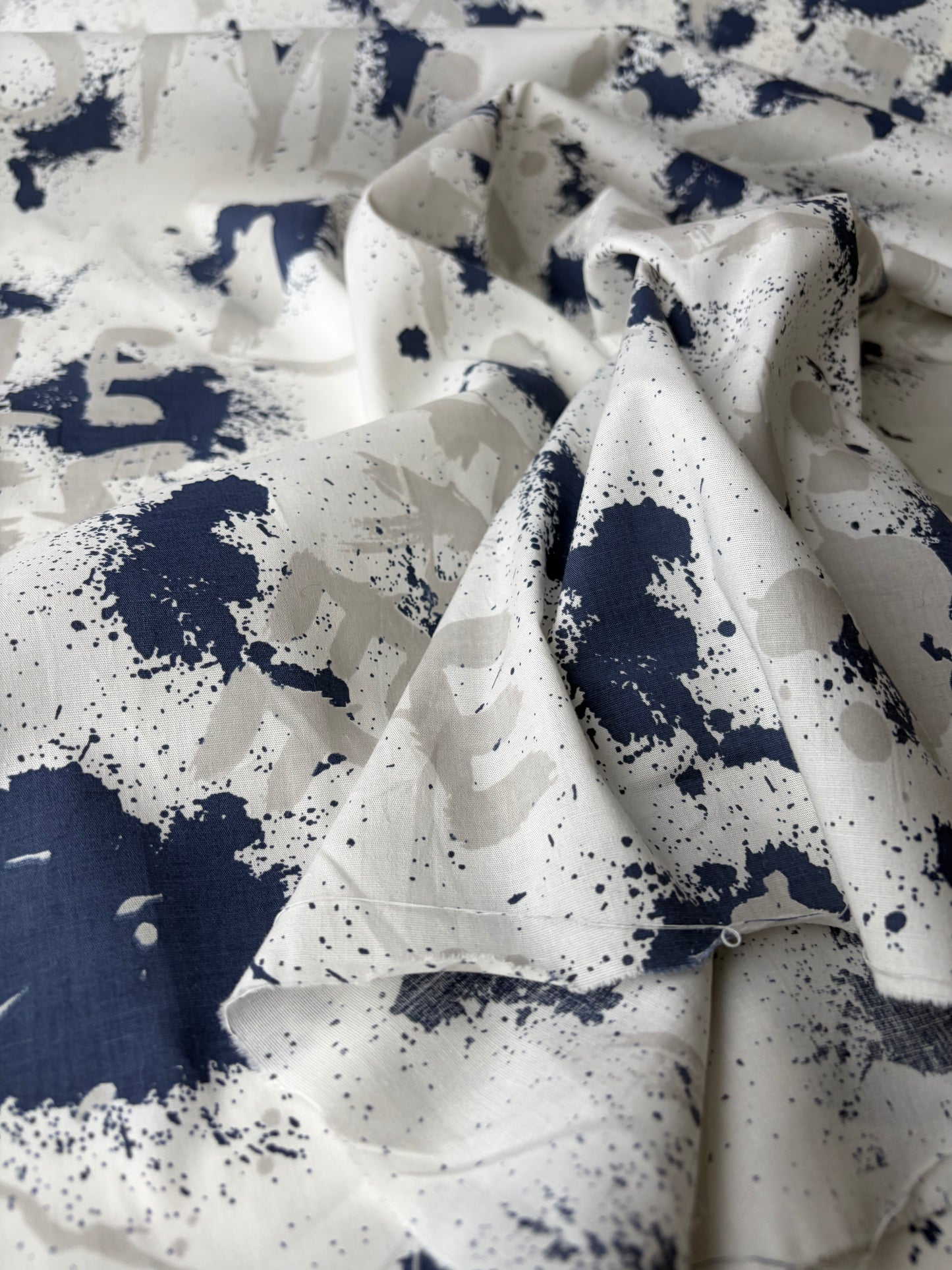 PHIL 017 cotton poplin stretch indigo/grey paint stains