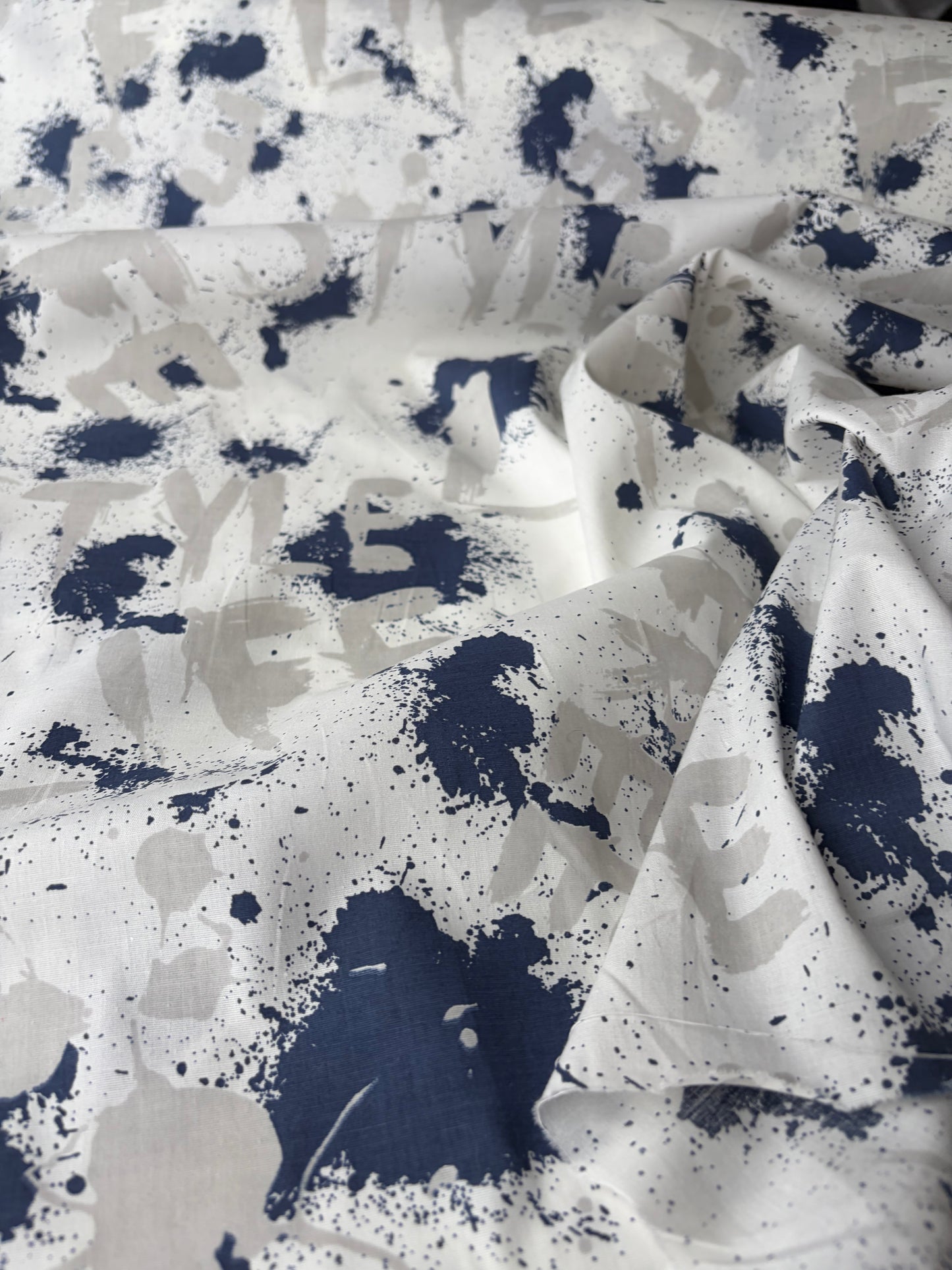 PHIL 017 cotton poplin stretch indigo/grey paint stains